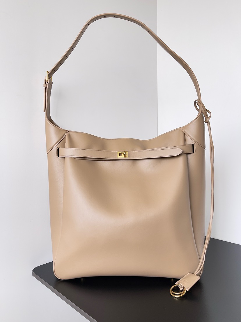 Balenciaga Winter 2024 Collection Bel Air Hobo