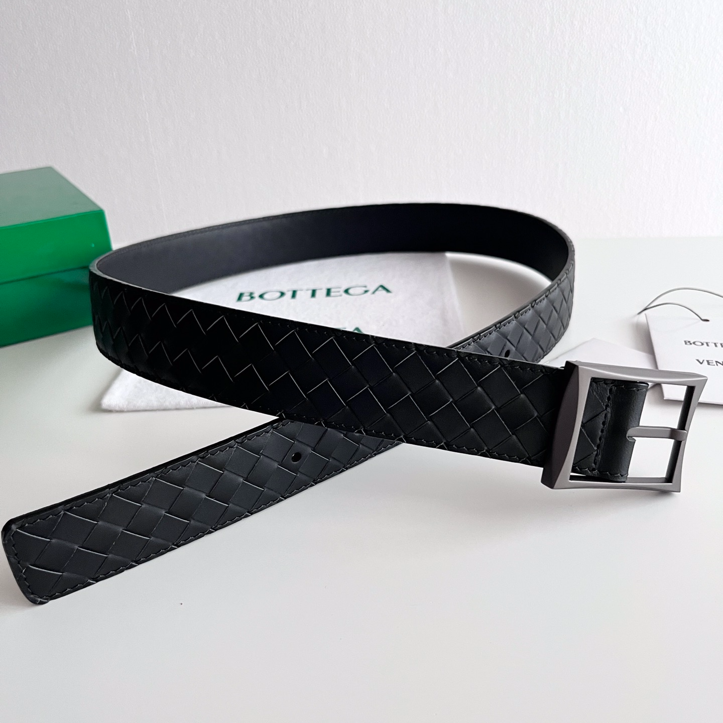 Bottega Veneta intreccio woven cowhide double-sided waistband with a width of 3.5cm