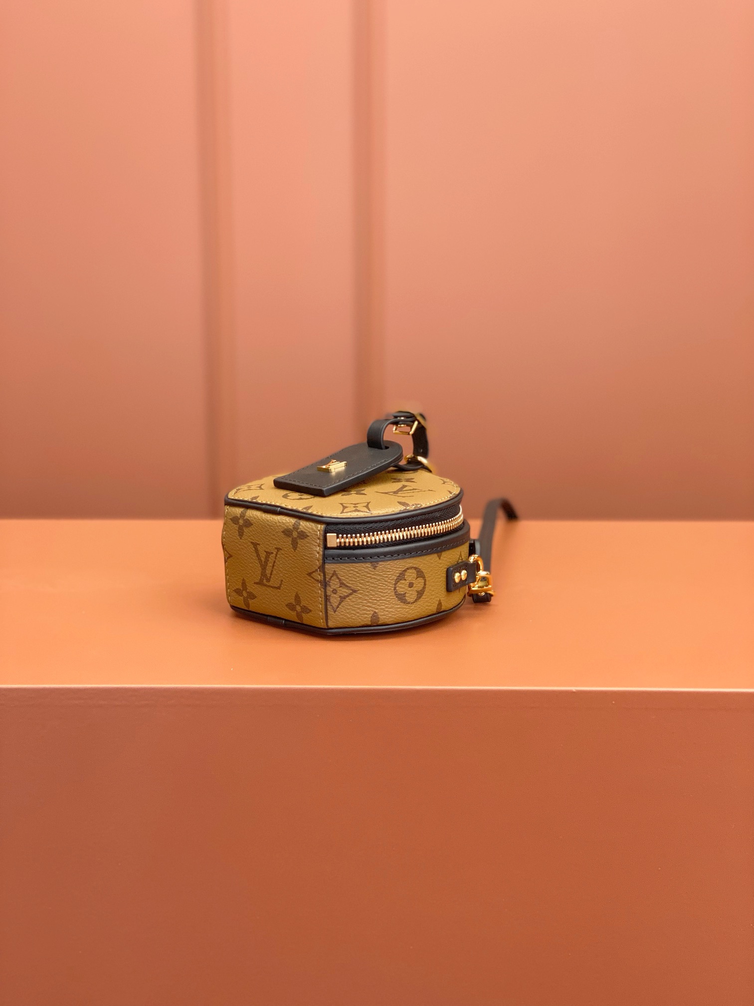 Louis Vuitton BOITE CHAPEAU Mini Bag M68276