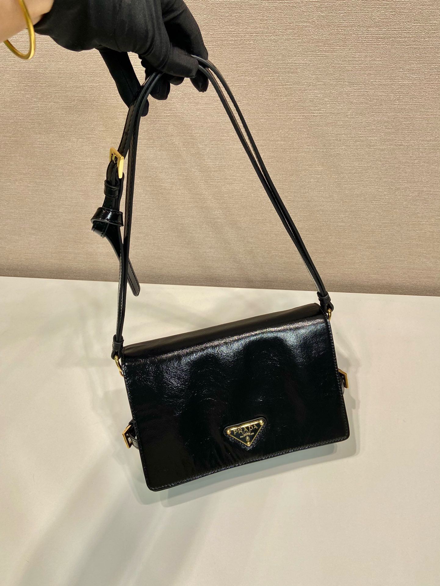 Prada waxed leather messenger bag 1BD082