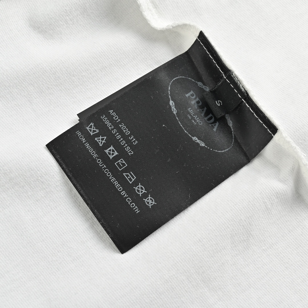 Prada 24ss embossed logo short sleeves
