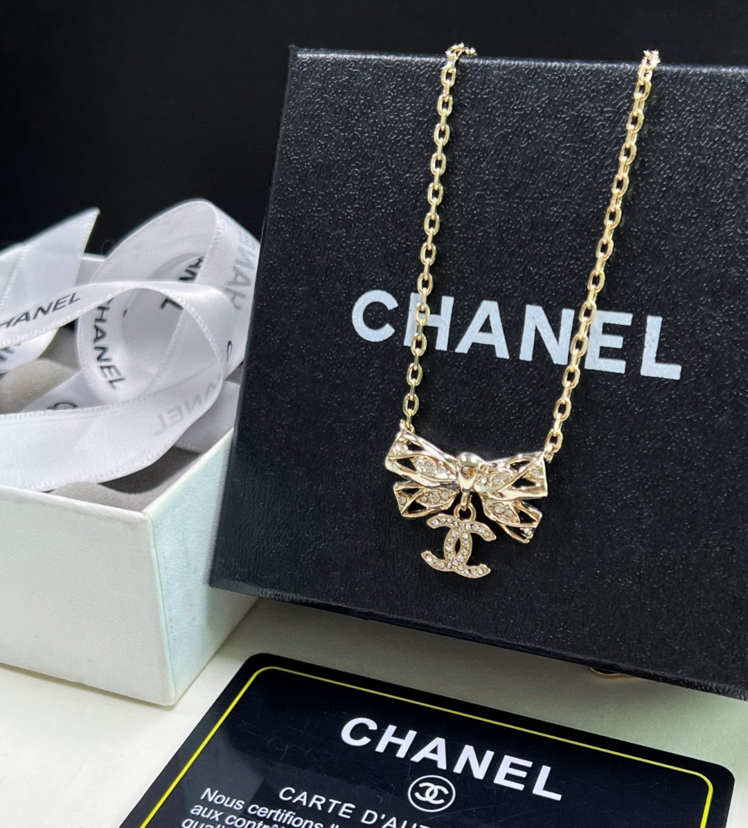 CHAN 24 Lace Bow Necklace