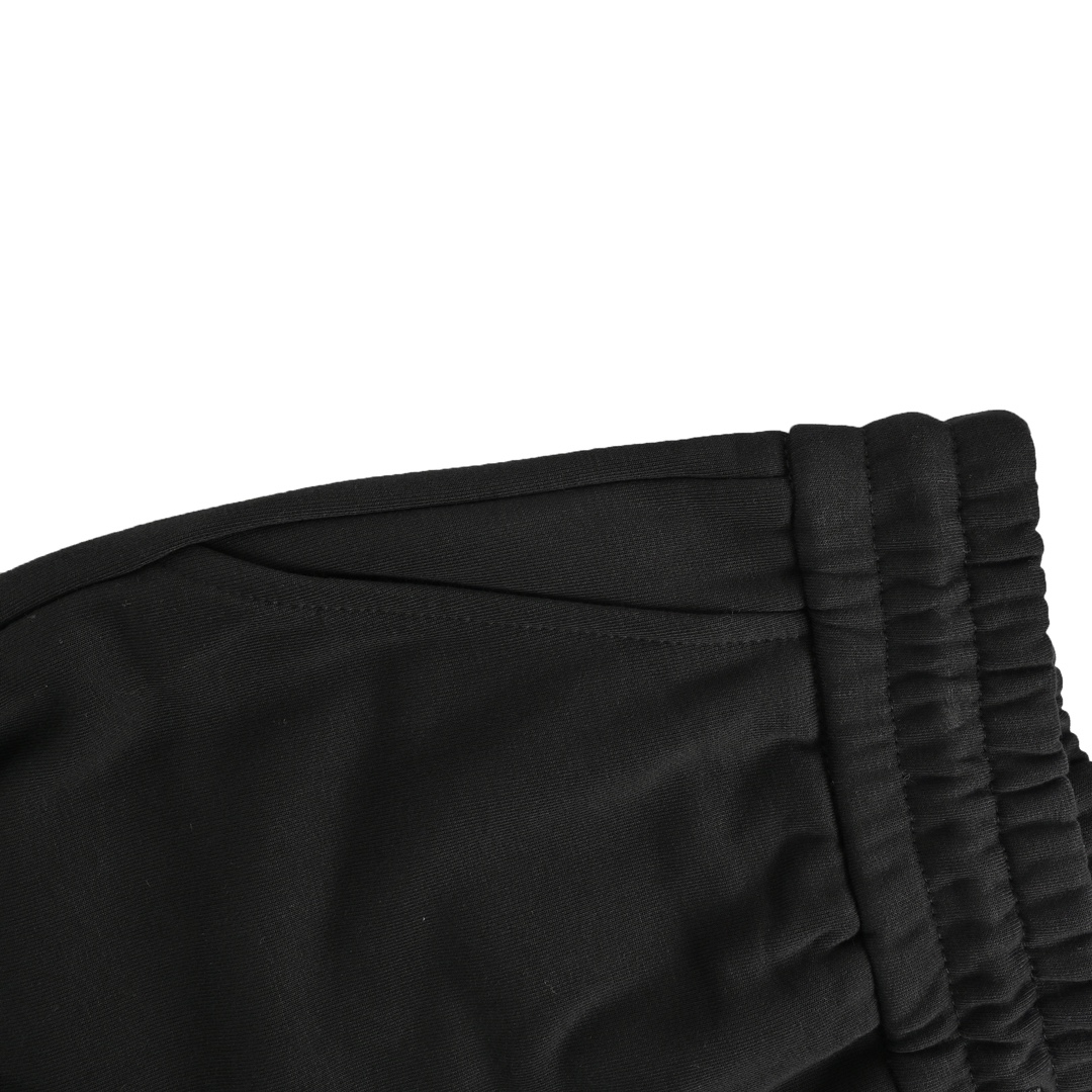 Prada 24Fw back pocket toothbrush logo trousers