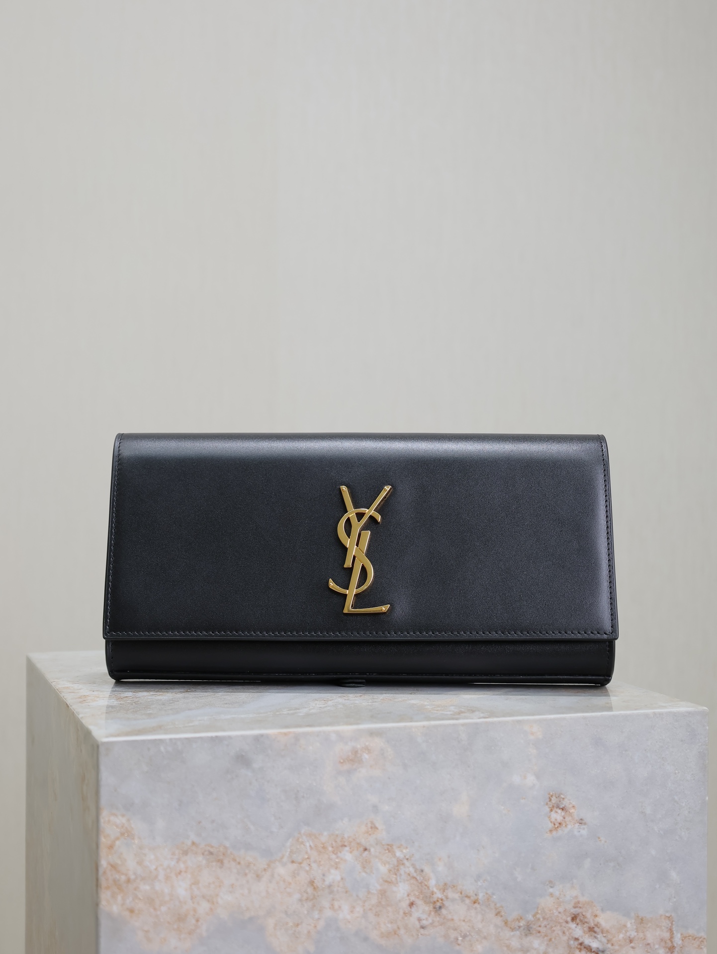 Yves Saint Laurent Classic Kate Clutch 306079