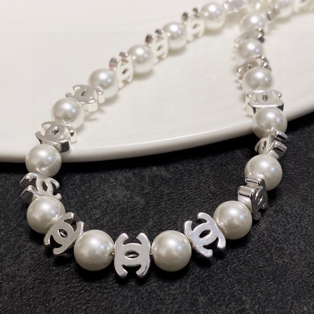 Chanel new pearl necklace