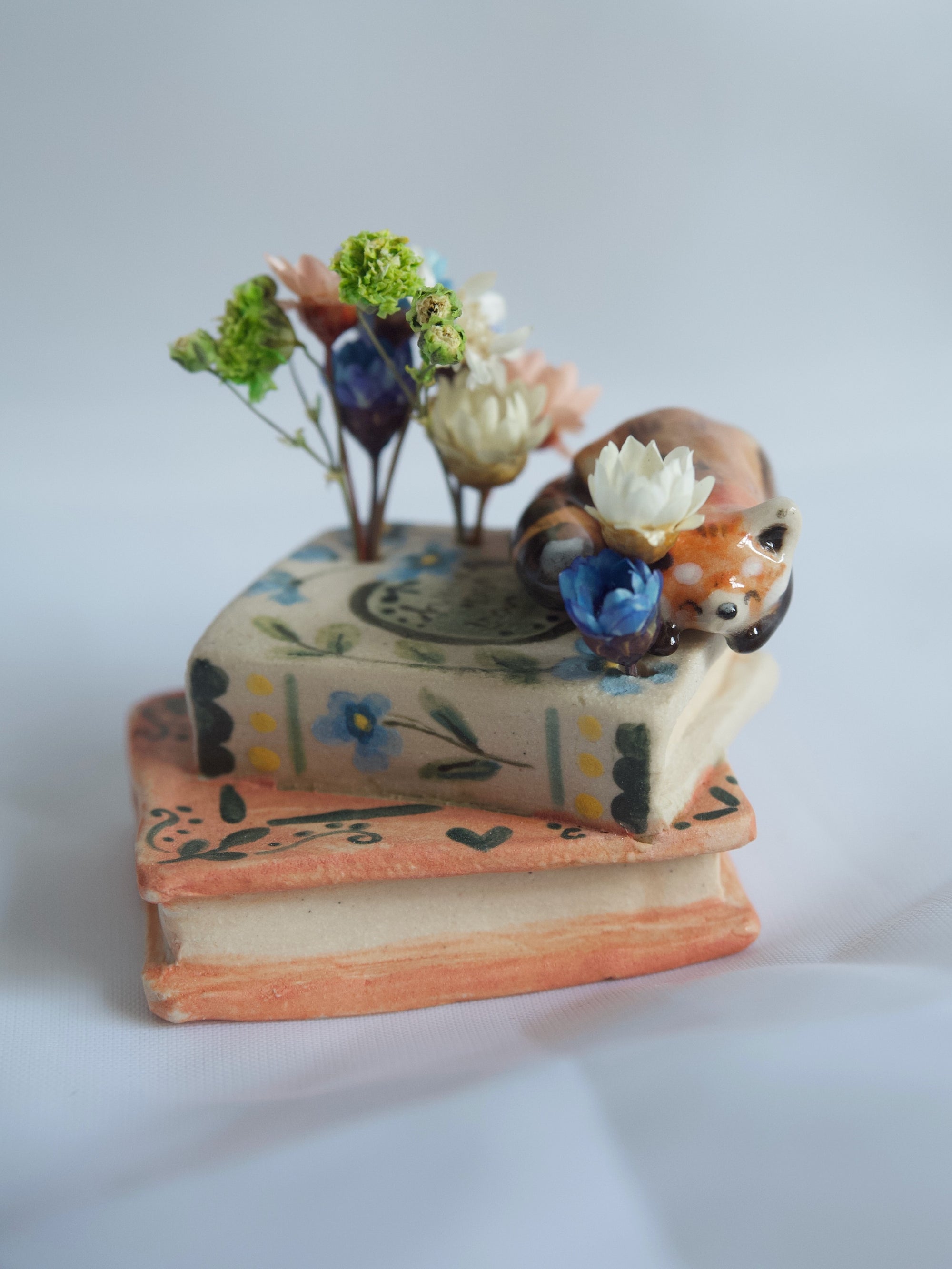 🔥ON SALE 59% OFF🔥Animal Book Dried Flower Miniature Sculpture