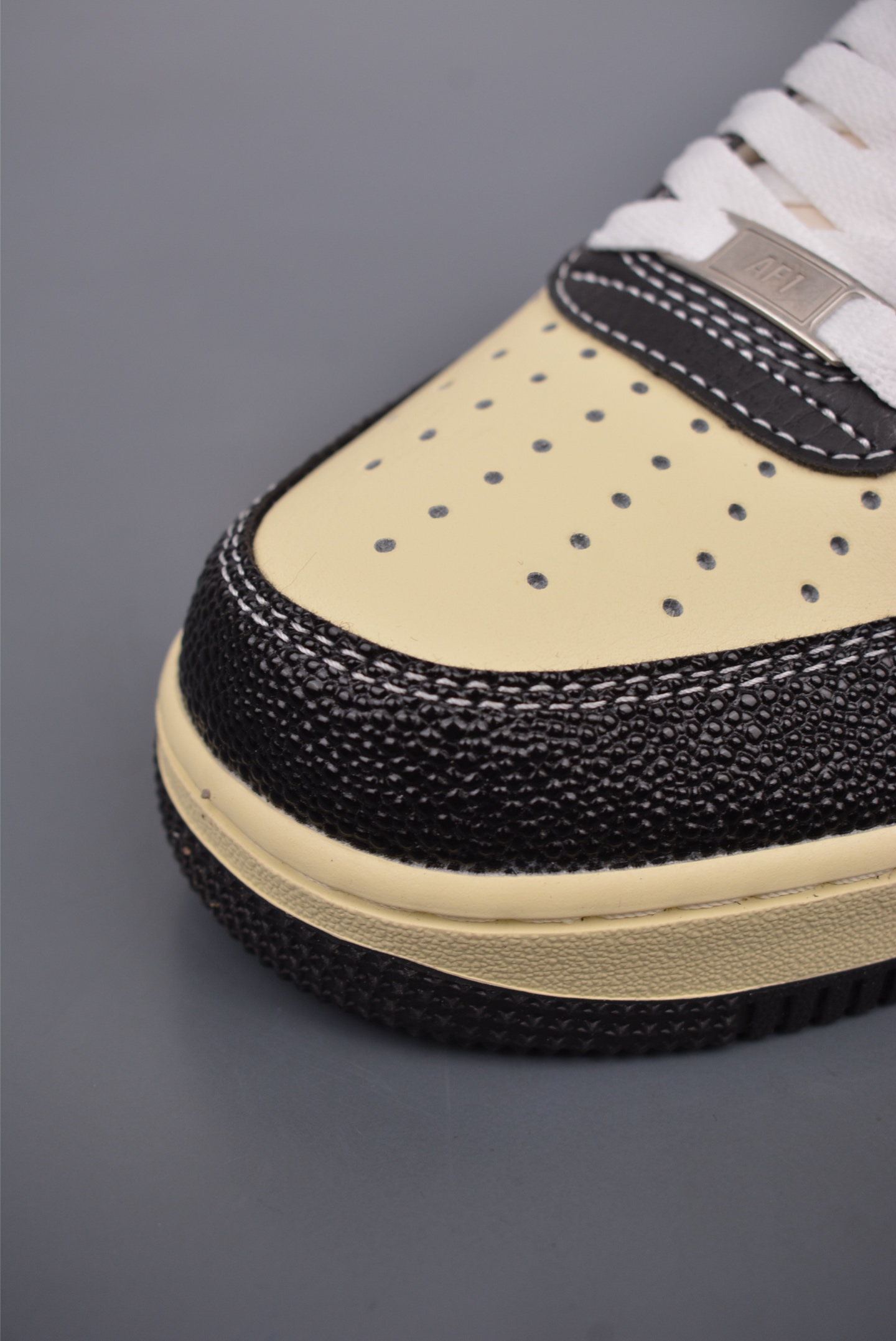 Nike Air Force 1 Low Black and Yellow  XL2501-101