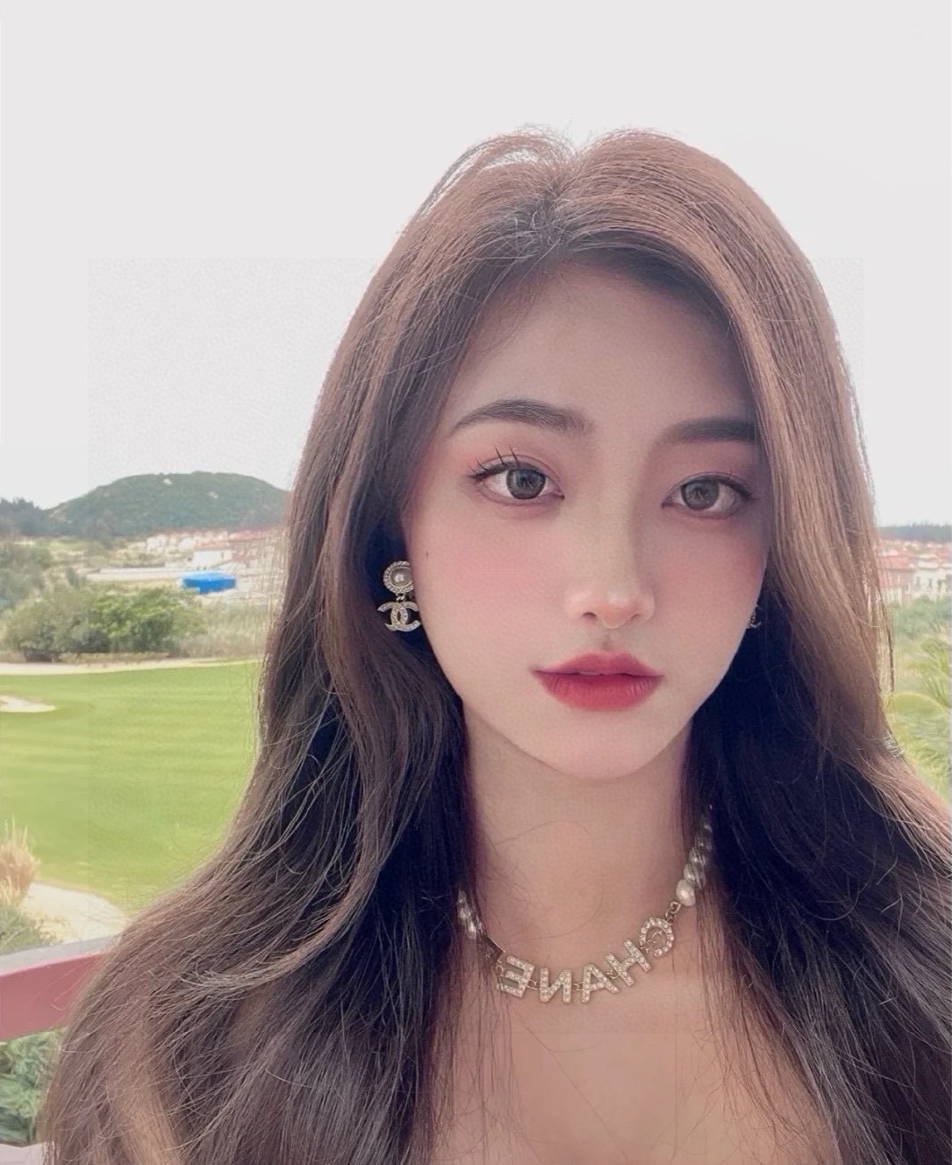 Chanel font diamond pearl necklace