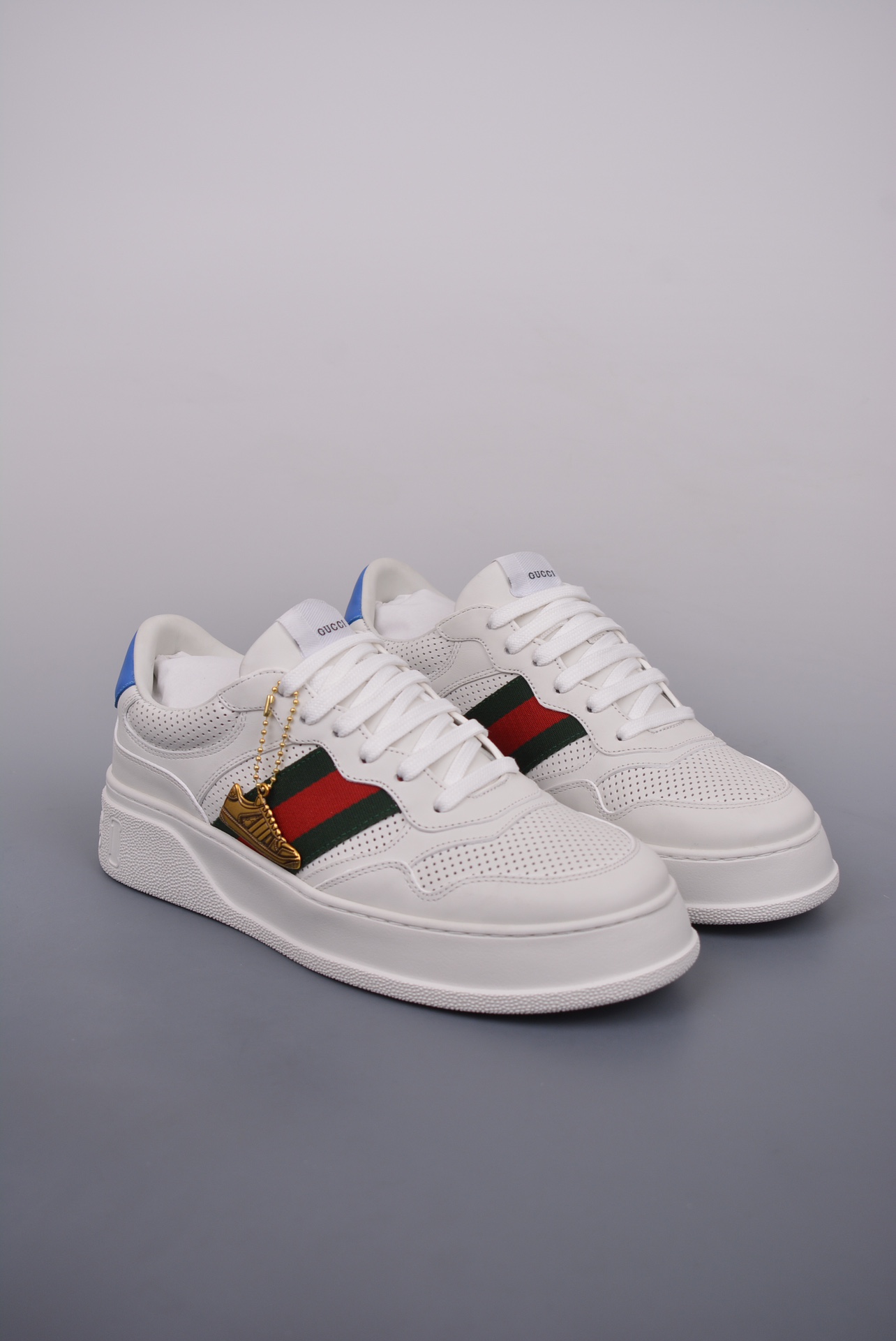 GUCCI Punching leather white sapphire blue green red ribbon
