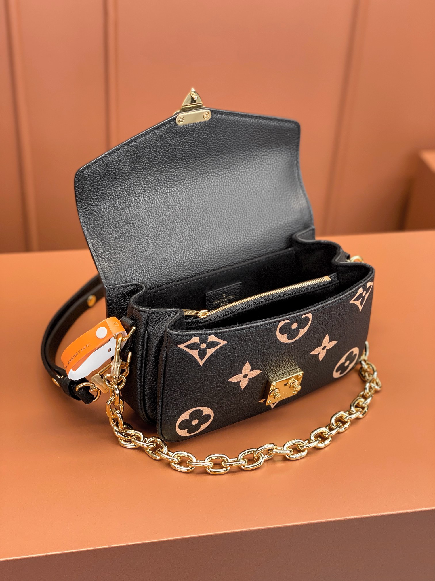 Louis Vuitton POCHETTE MÉTIS EAST WEST Bag M46596