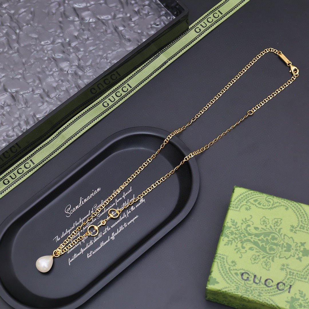 Gucci Gold Pearl Necklace