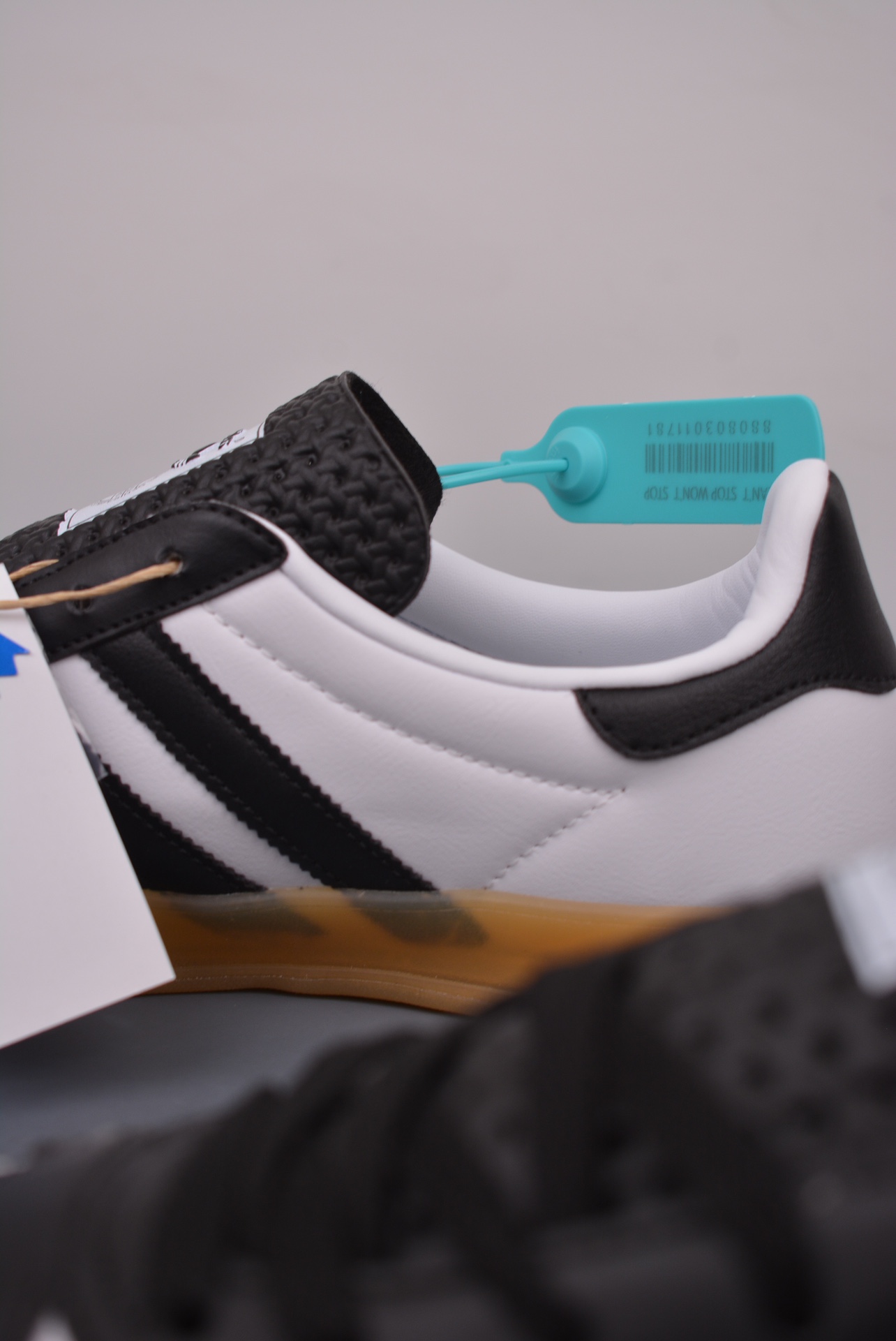 Adidas Gazelle Indoor TrainersGatsin Pack IH9990