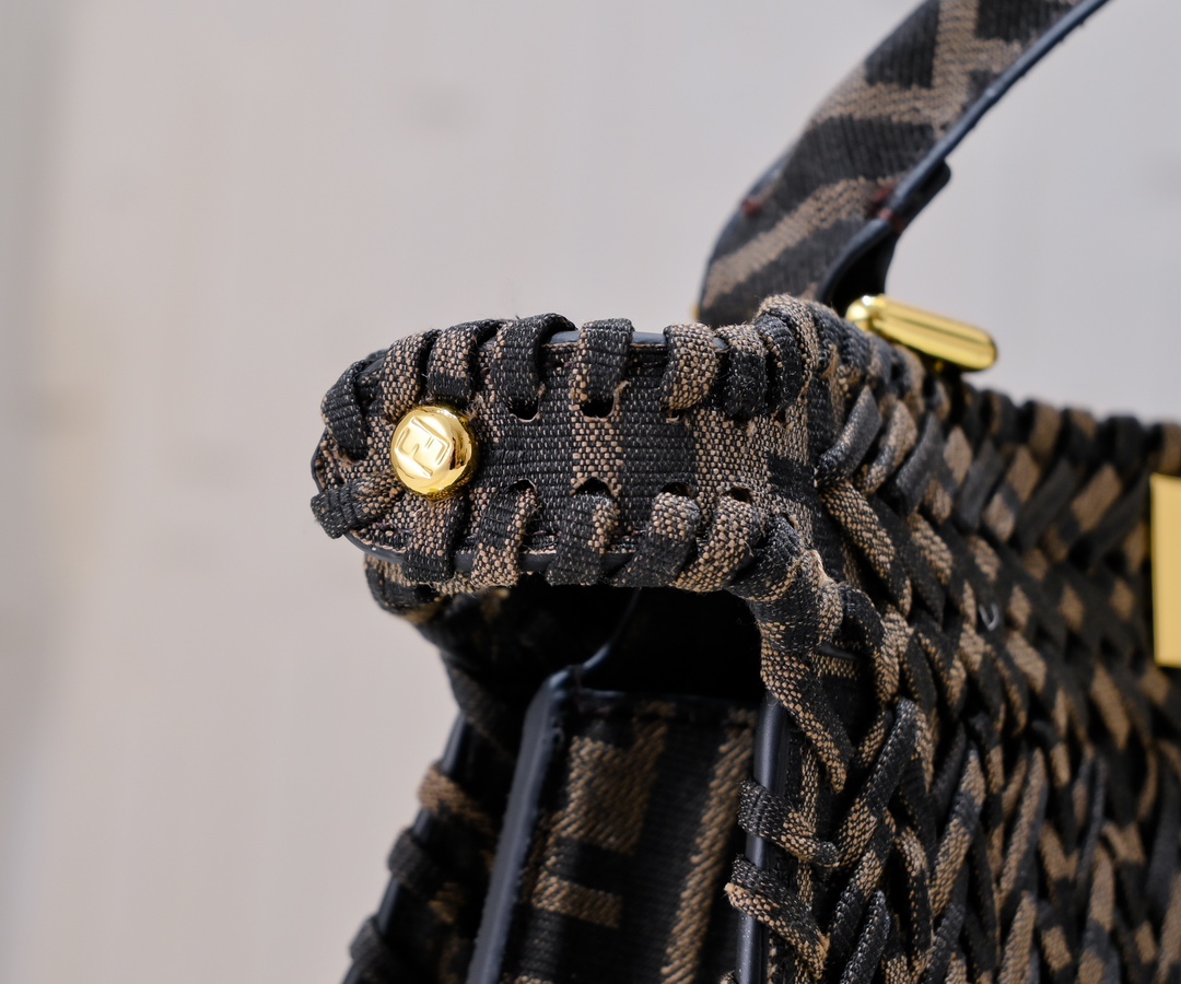 FENDI Iconic ekaboo ISeeU Large Bag 3319