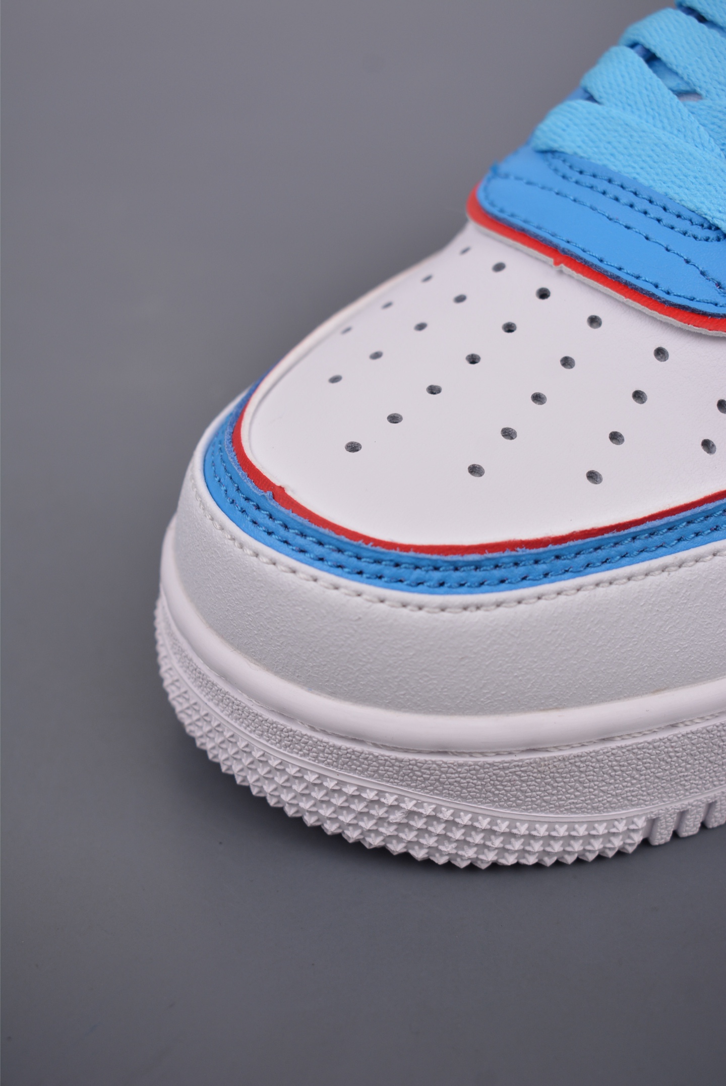 Doraemon x Nike Air Force 1 ´07 Low Light Blue Beige XL2420-333
