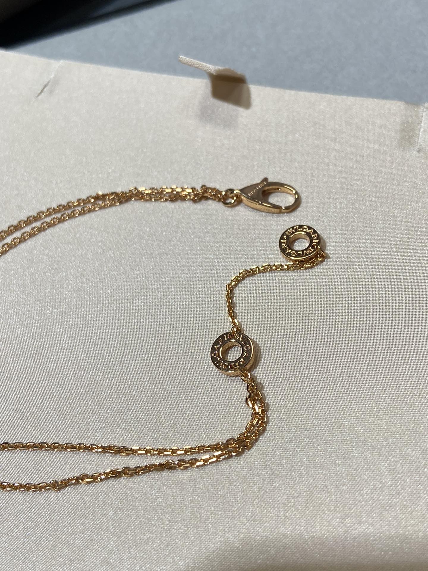 Bulgari natural stone fan-shaped necklace
