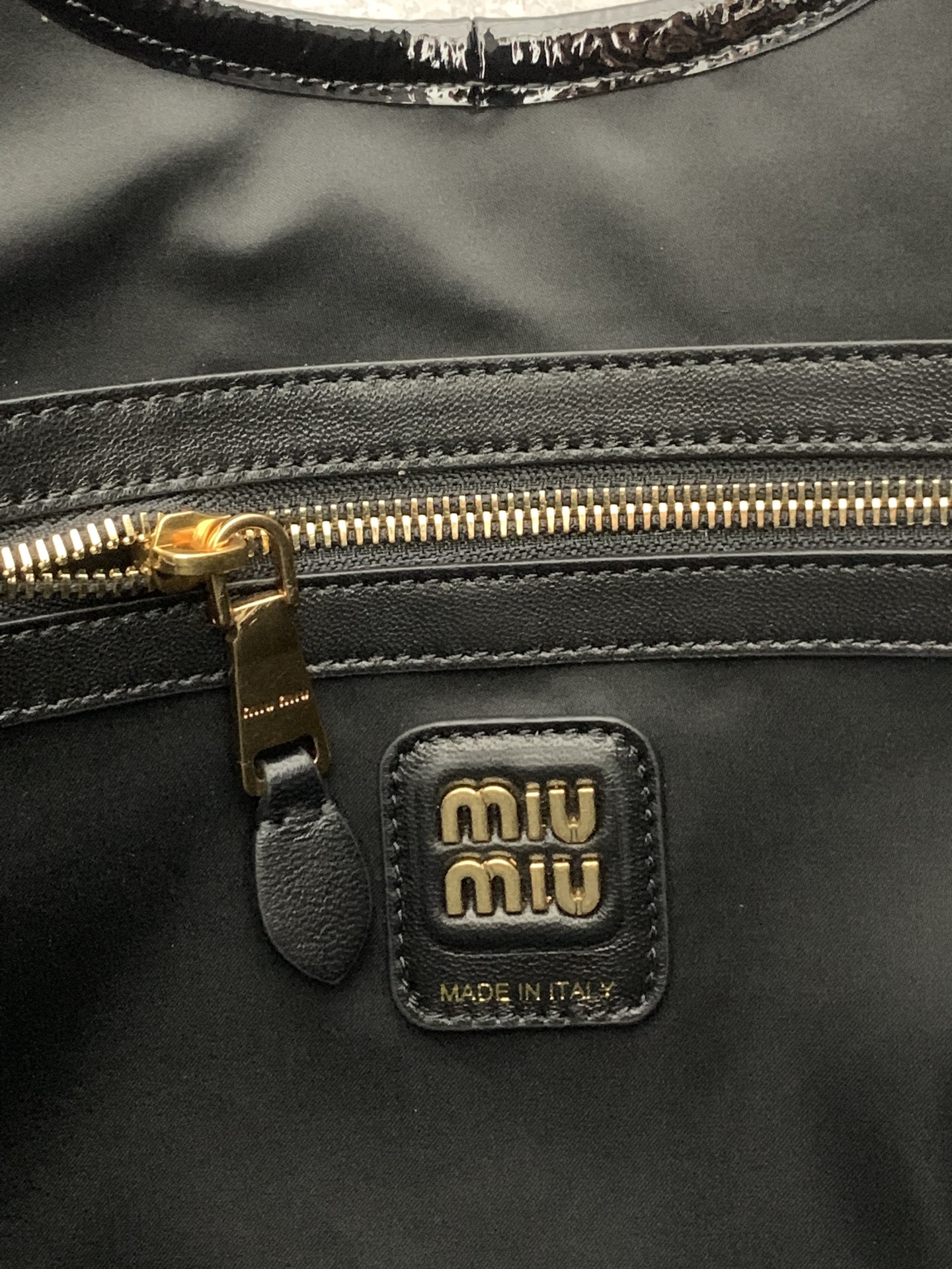 Miu Miu hobo tote 5BG231