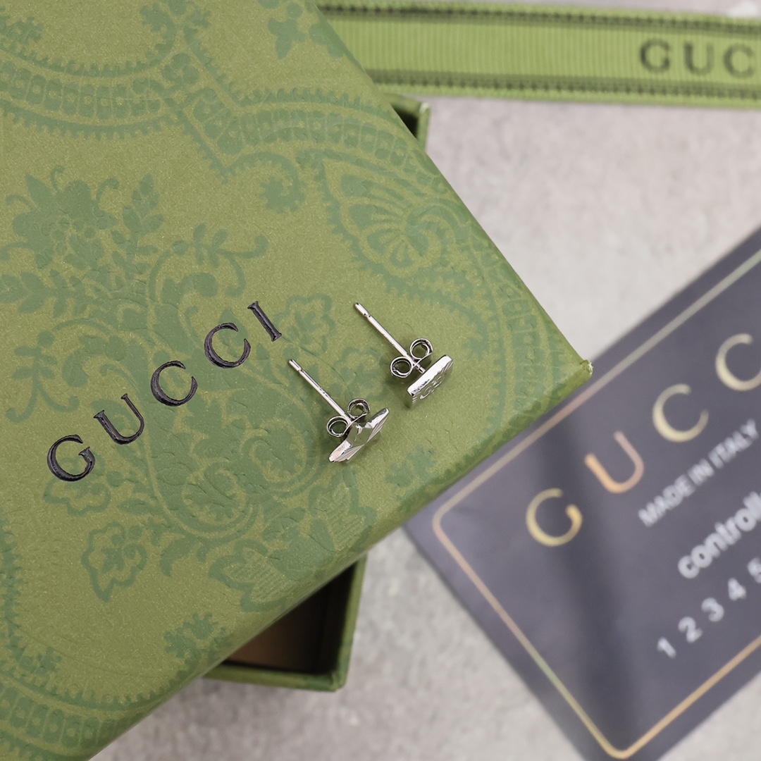 GUCCi five-pointed star earrings
