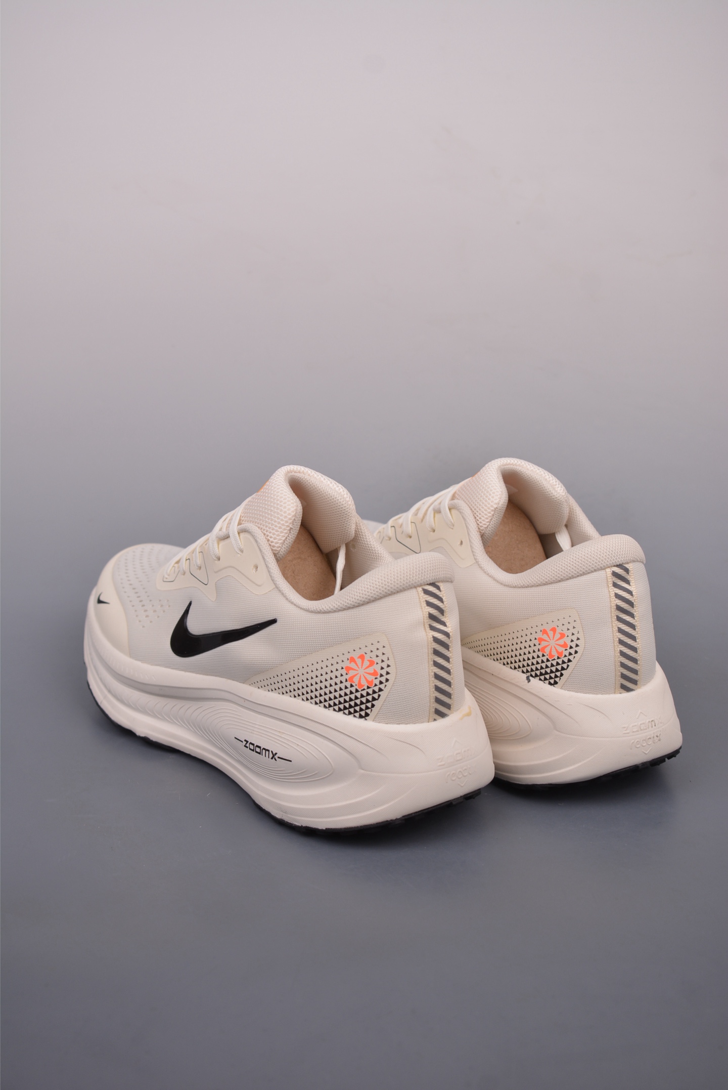 Nike Air Zoom Vomero 18X 2025 Beige