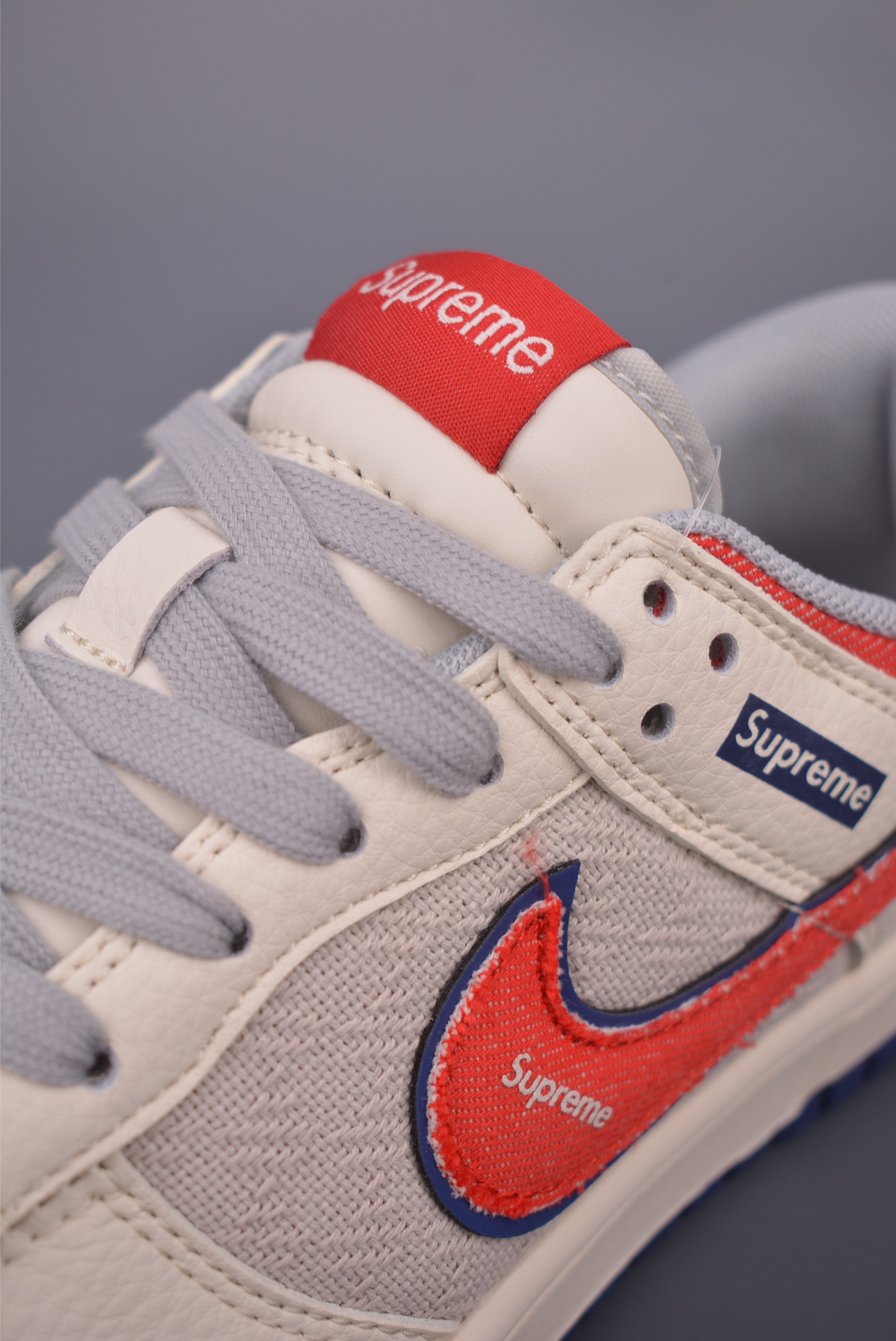 Supreme x Nike SB Dunk Low 