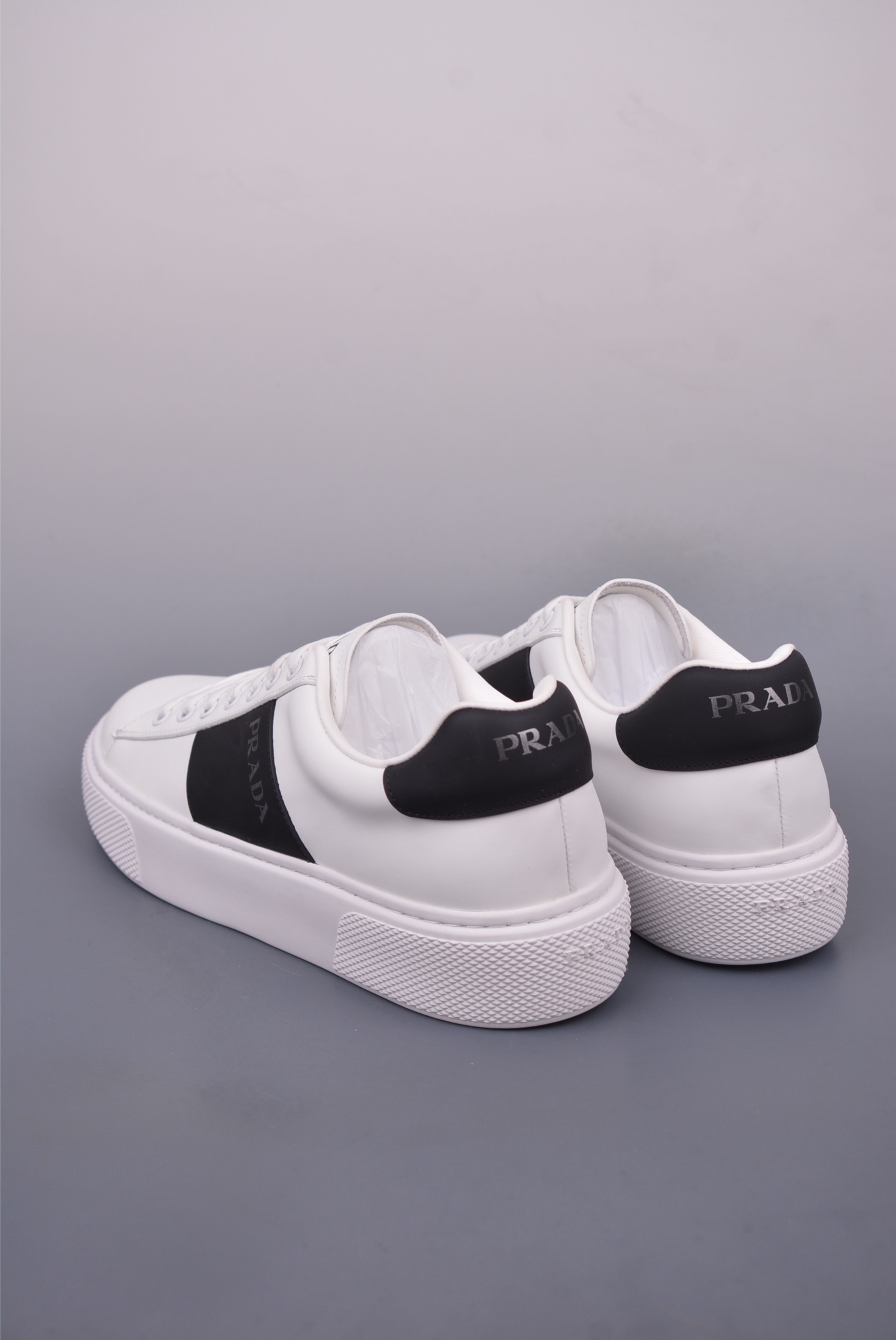 Prada Logo Lace-Up Casual Men's Shoes Black and White 3D928M