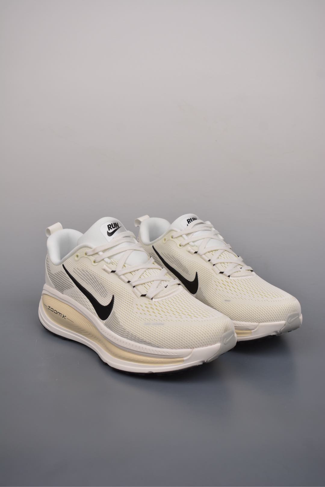 Nike Vomero 18 ZoomX Beige Black HM6804-101
