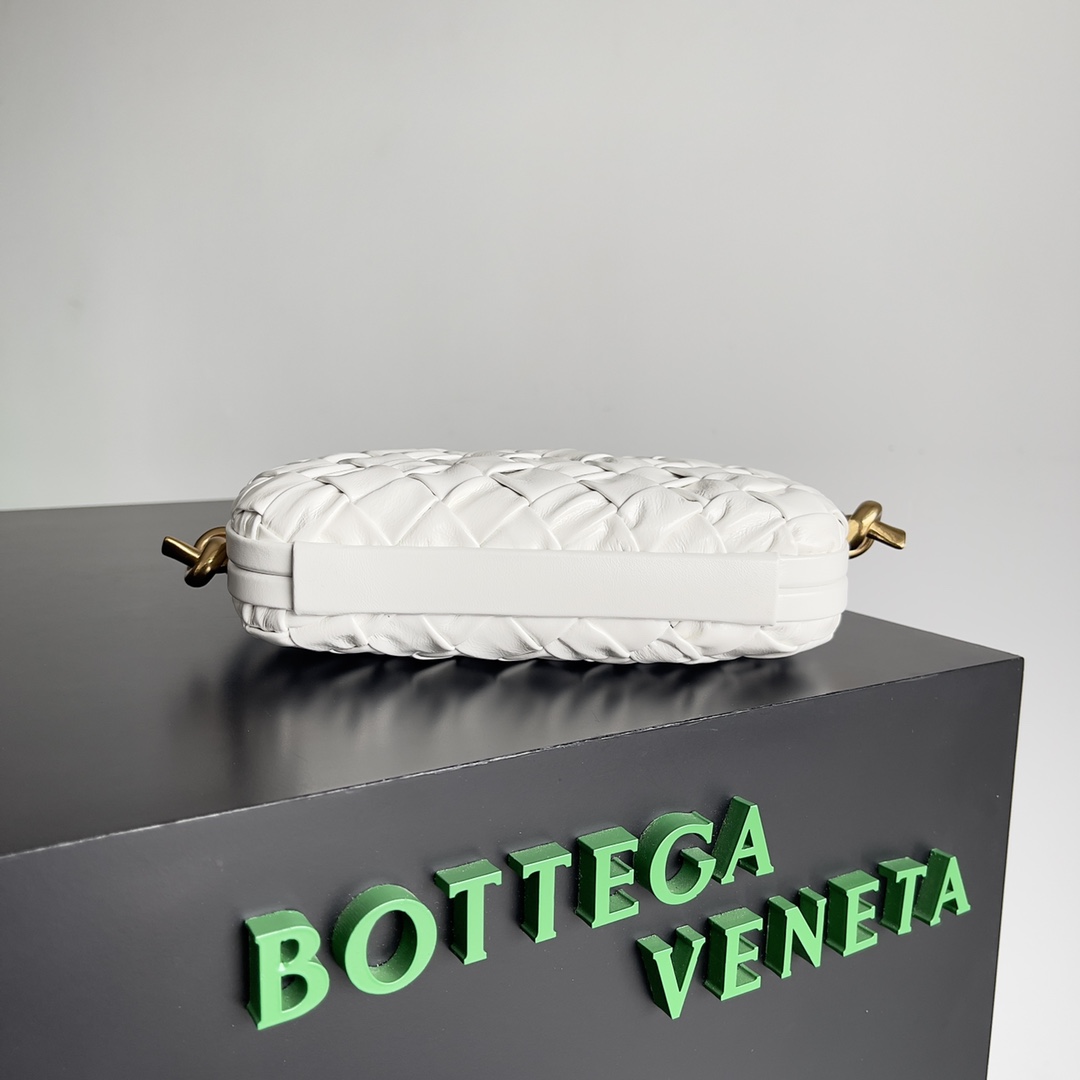 Bottega Veneta Knot woven evening bag 717623