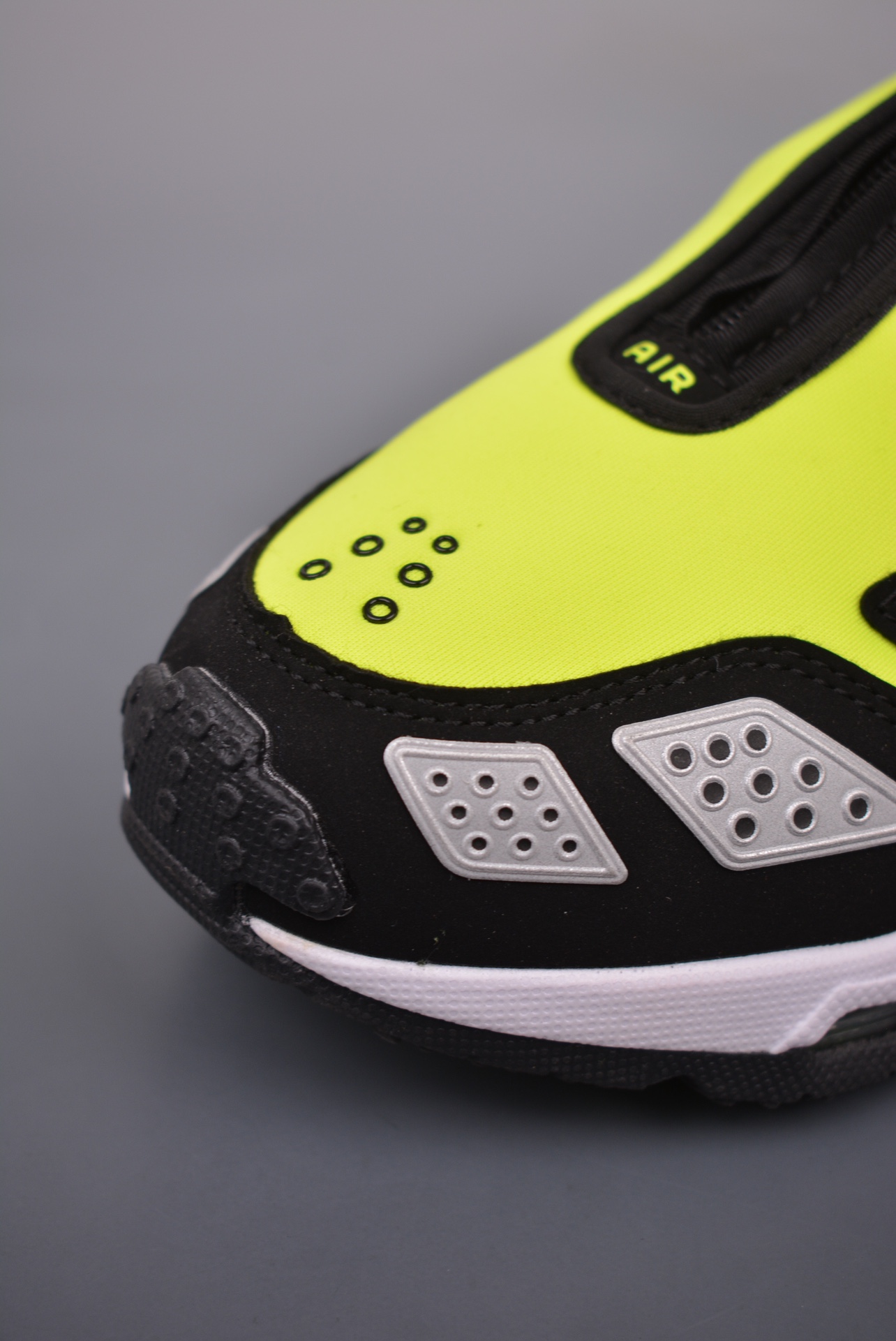 Nike Wmns Air Max SNDR Sunder Highlighter Green FZ2068-700