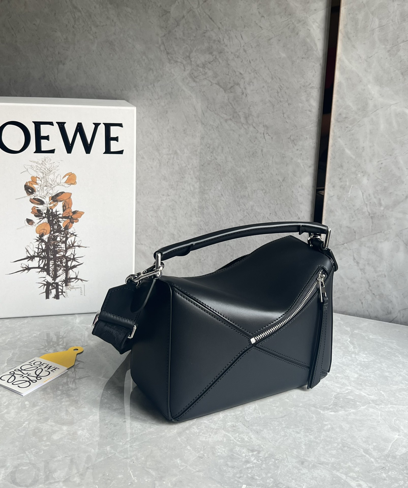 Loewe zzle embroidered shoulder strap bag 0189