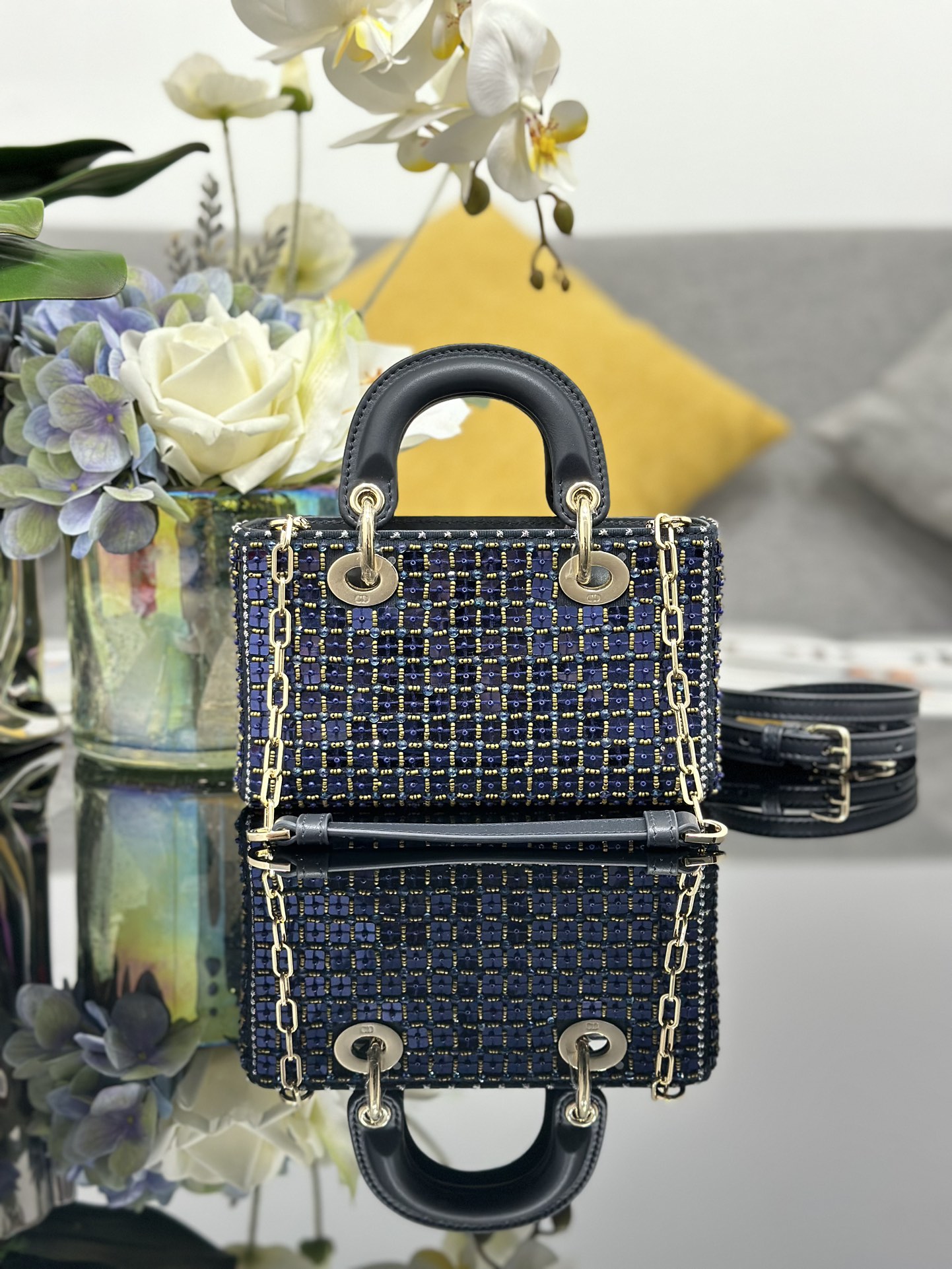 Dior Lady D-Joy Super Mini Embroidered Lens Blue Beads Lady Dior Bag S0910