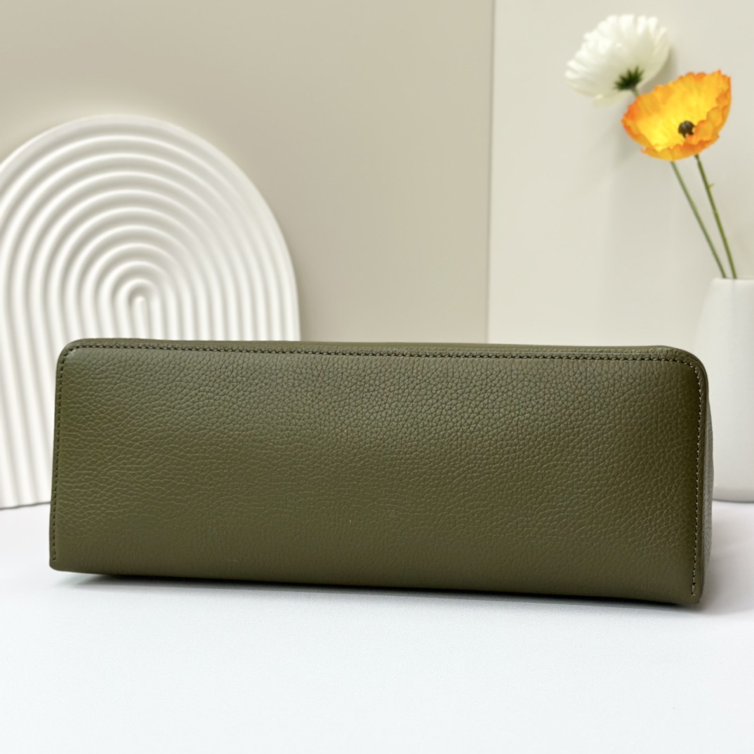 Loro Piana Extra poet L27 Clutch FAI8511