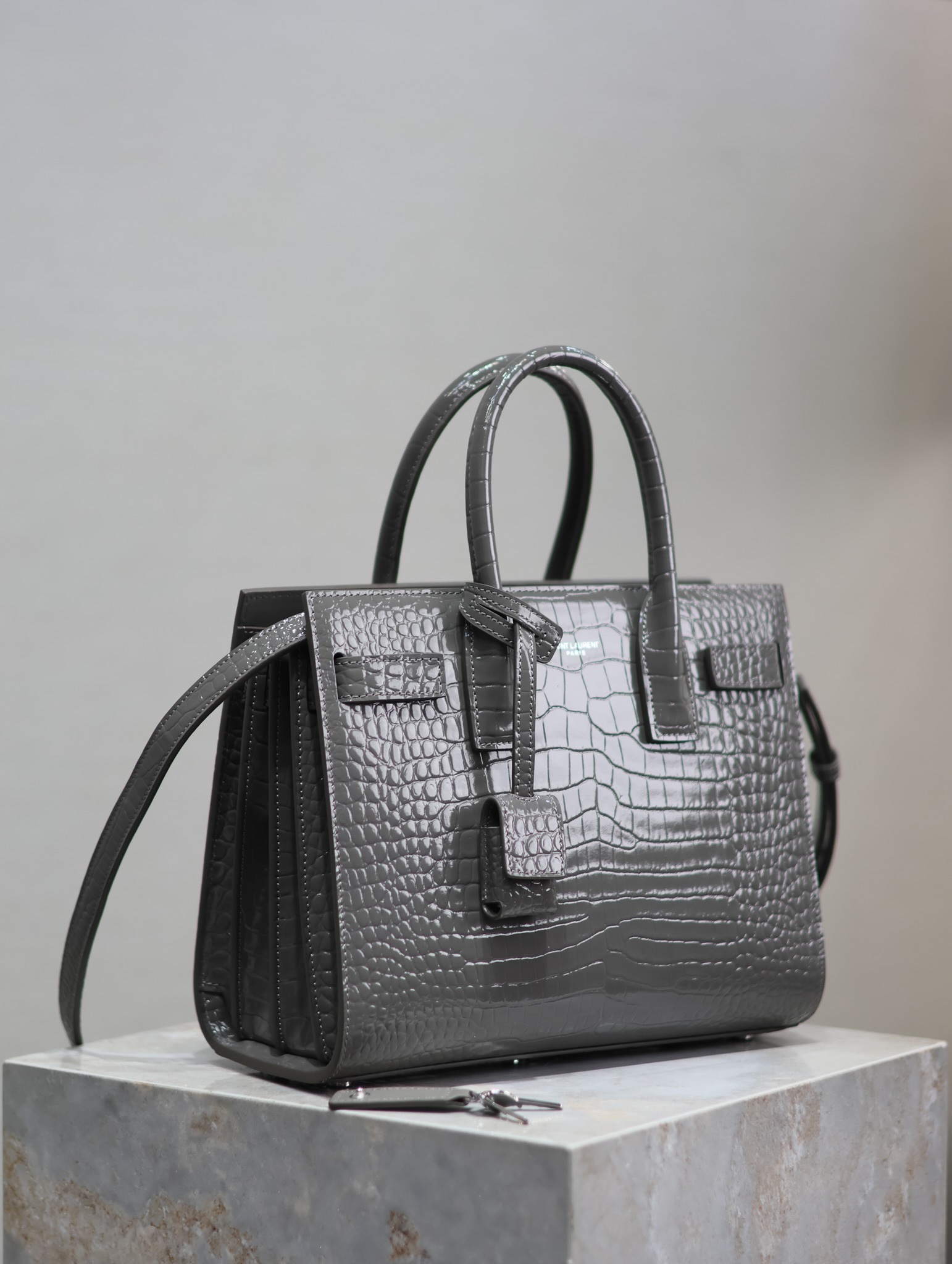 Yves Saint Laurent sac de jour accordion bag 421863