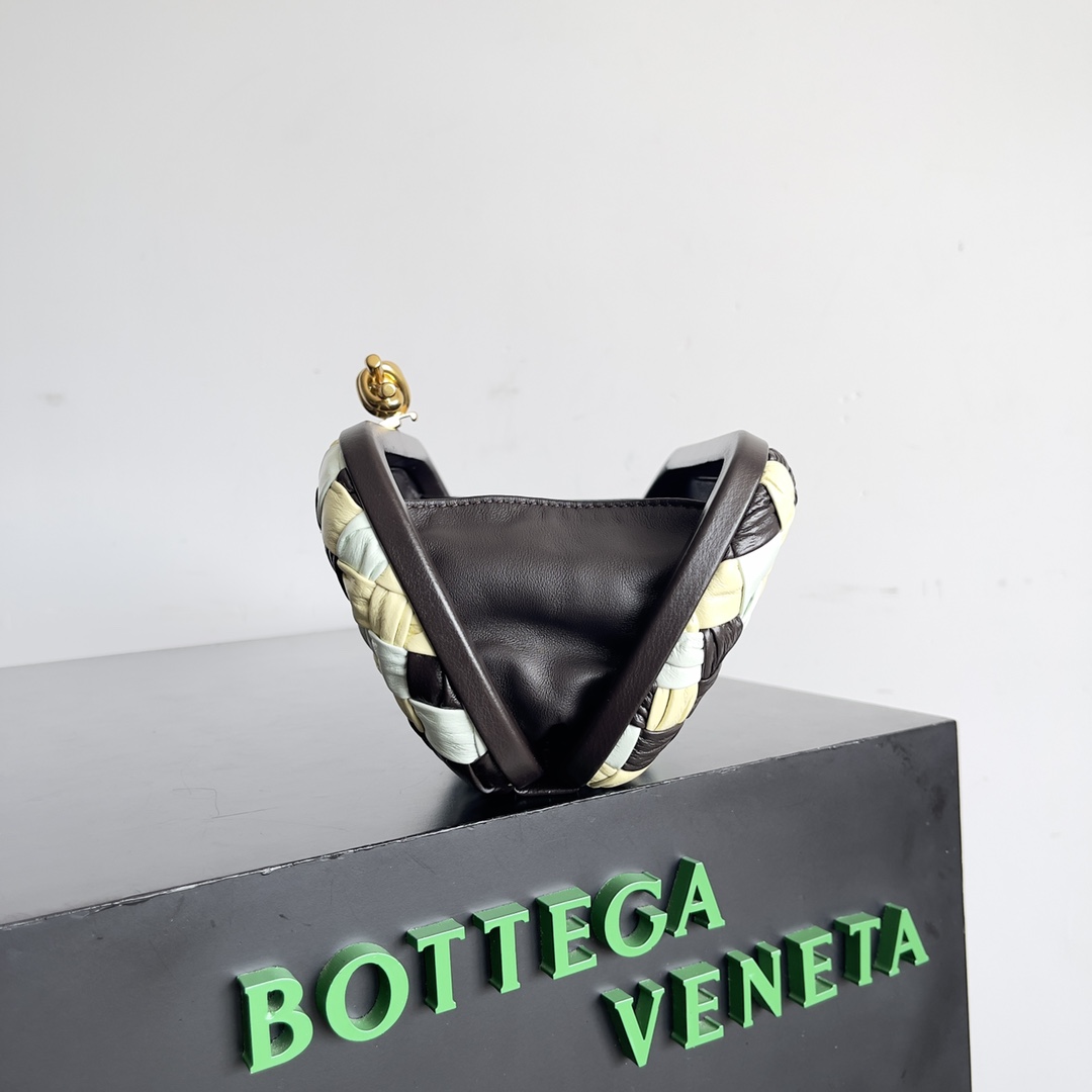 Bottega Veneta Knot woven evening bag 717622