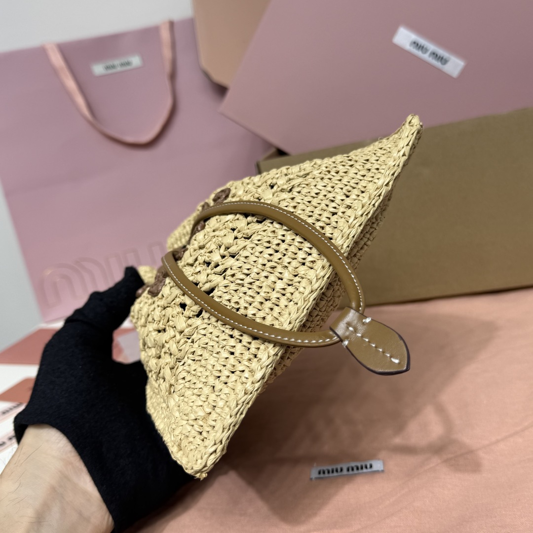 Miu Miu woven raffia bag 5ND016