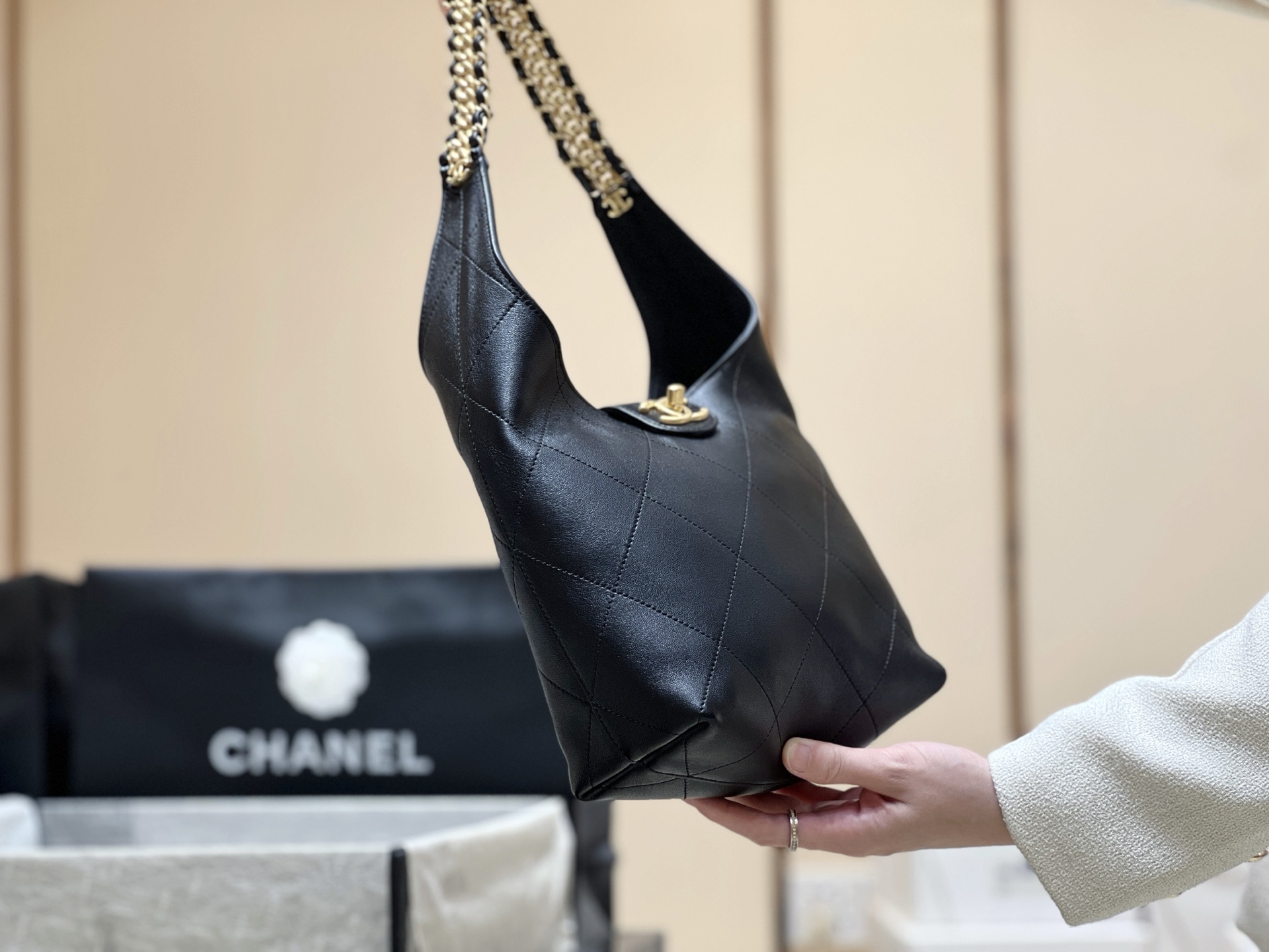 Chanel 25P Spring/Summer Preview Series Hono Hippie Bag AS5403