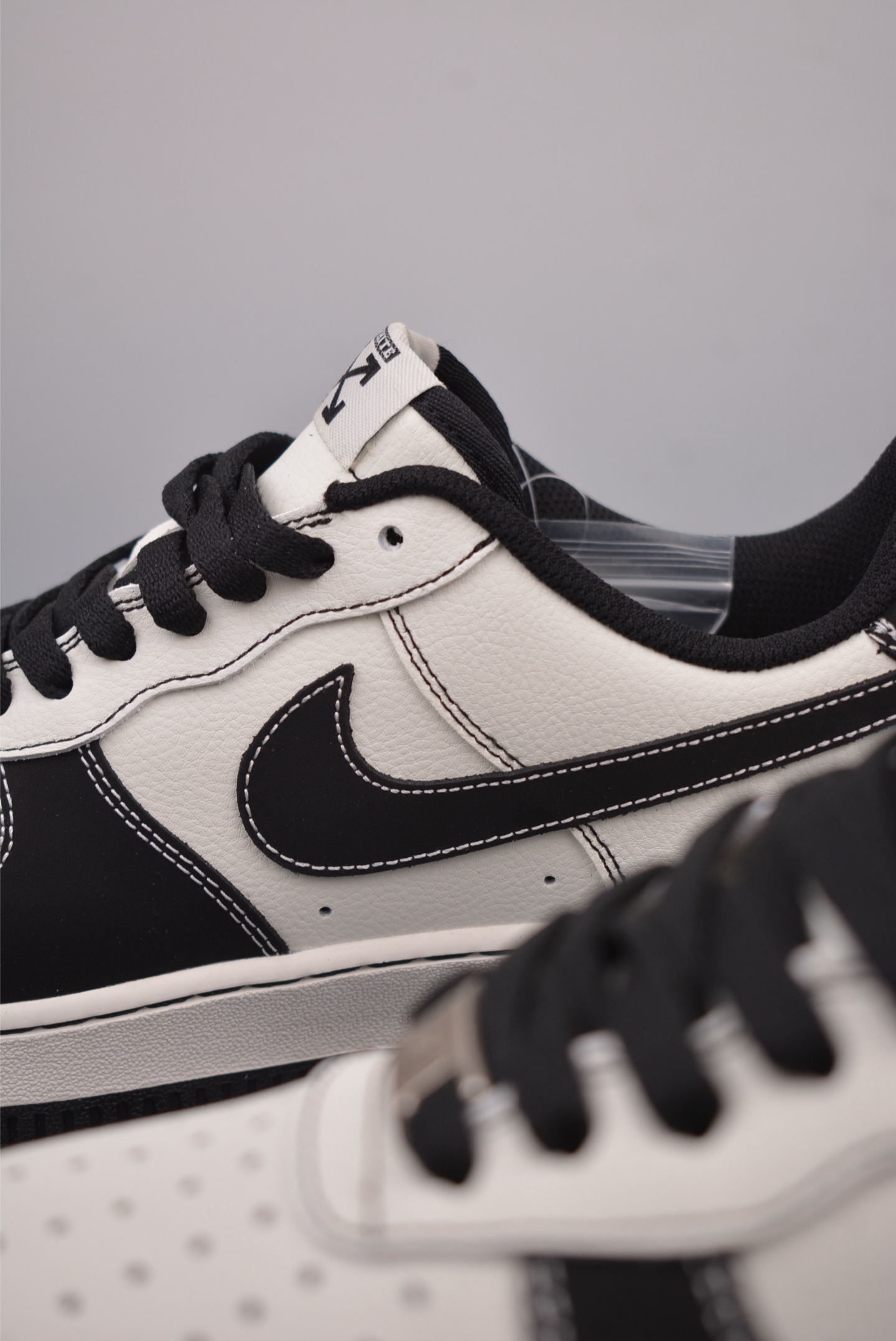 OFF WHITE x Nike Air Force 1’07 Low Leather Black and White KY8899-109