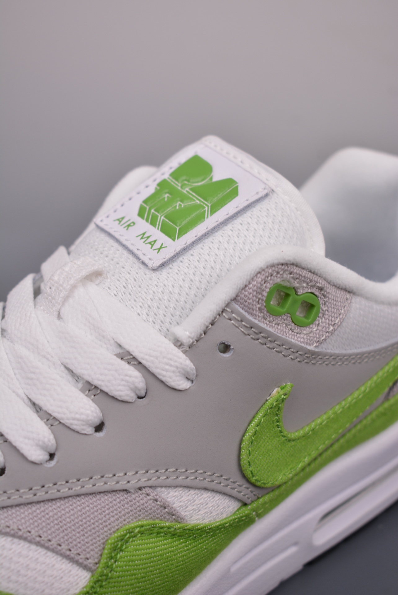 Patta x Nike Air Max 1 Chlorophyll 2024 first generation series white, gray and green HF1012-300