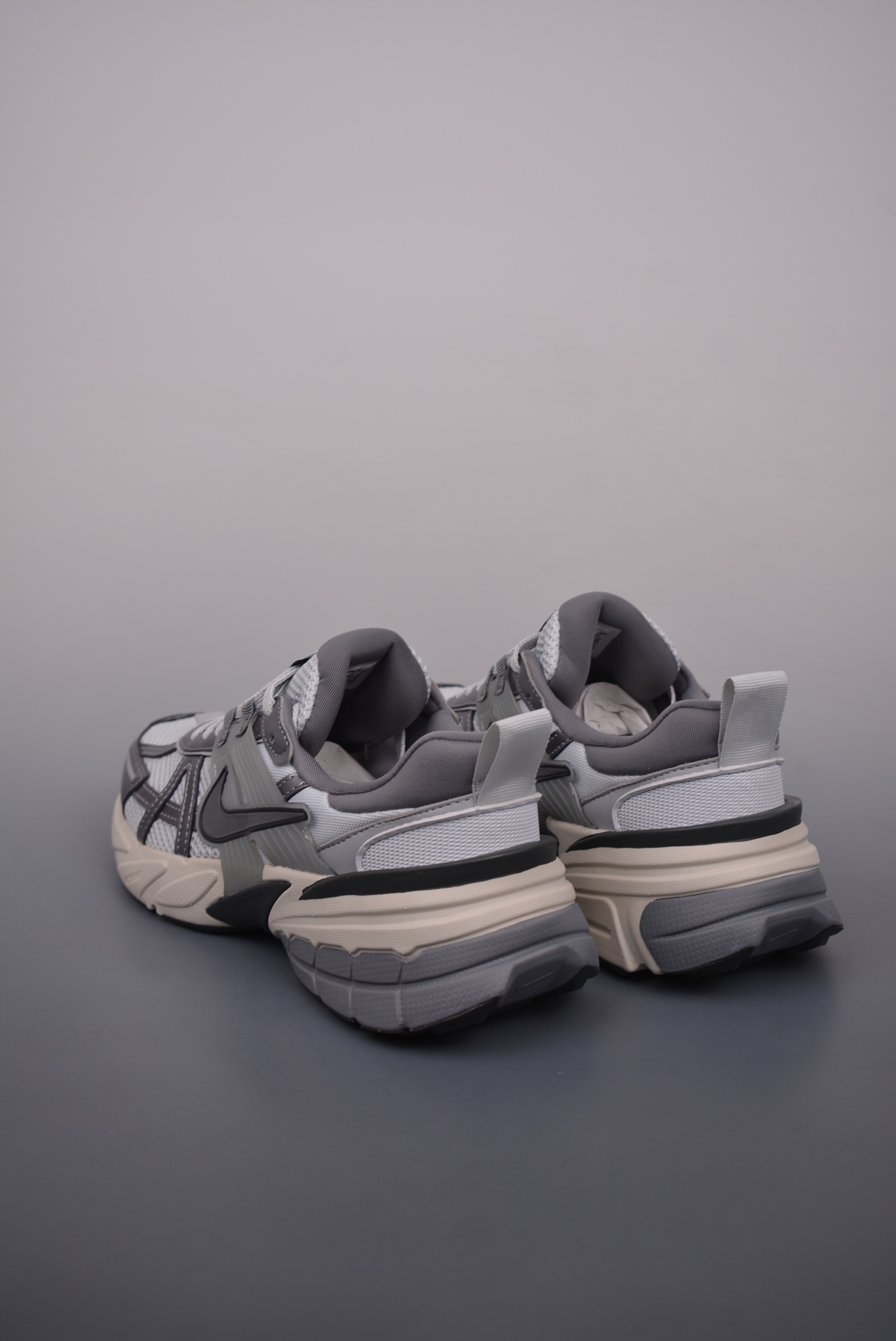 Nike Wmns V2K Runtekk LowTitanium Steel Grey FD0736-003