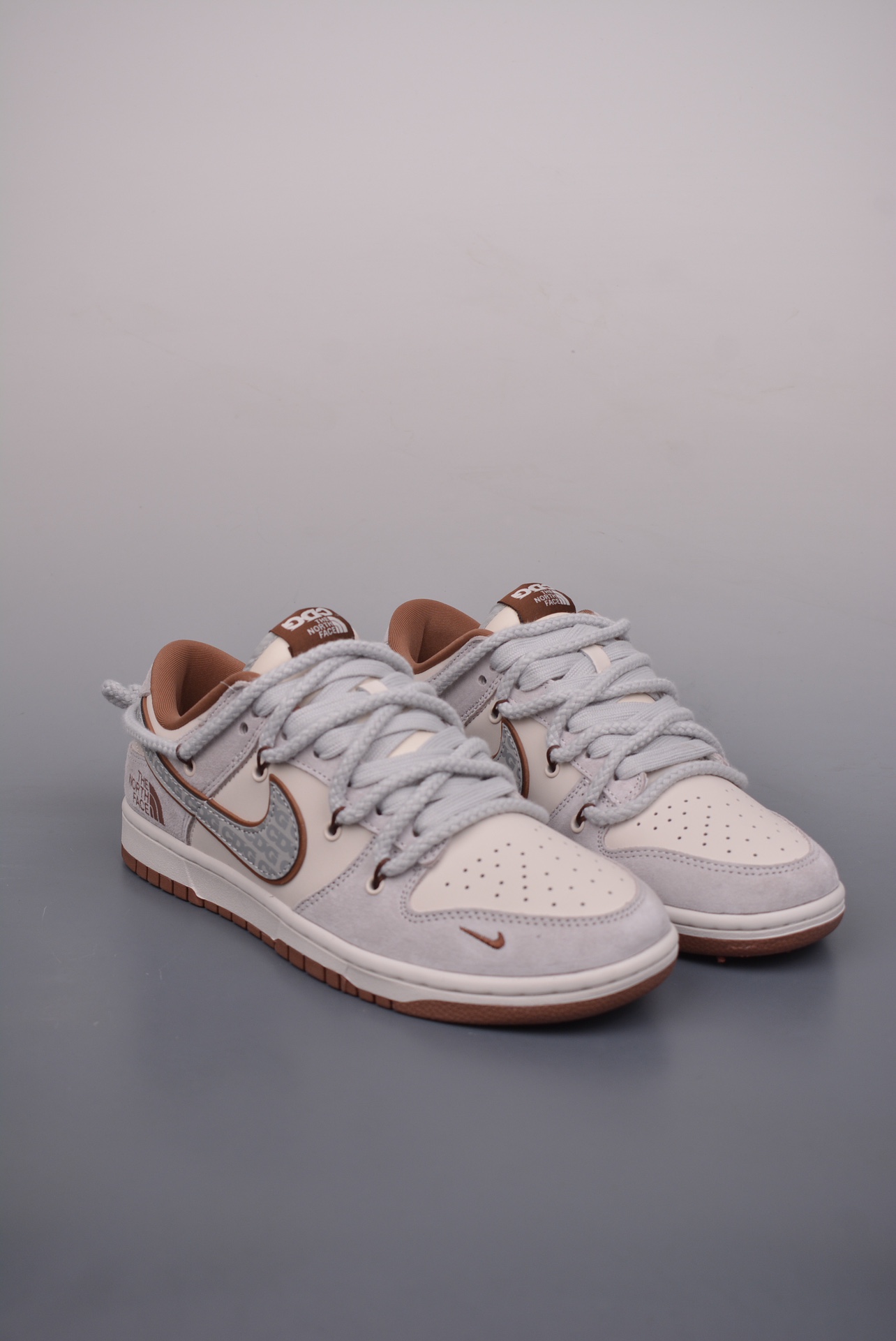 The North Face x CDG x Nike SB Dunk Low Lot Comme des Garcons Gray Beige XX316