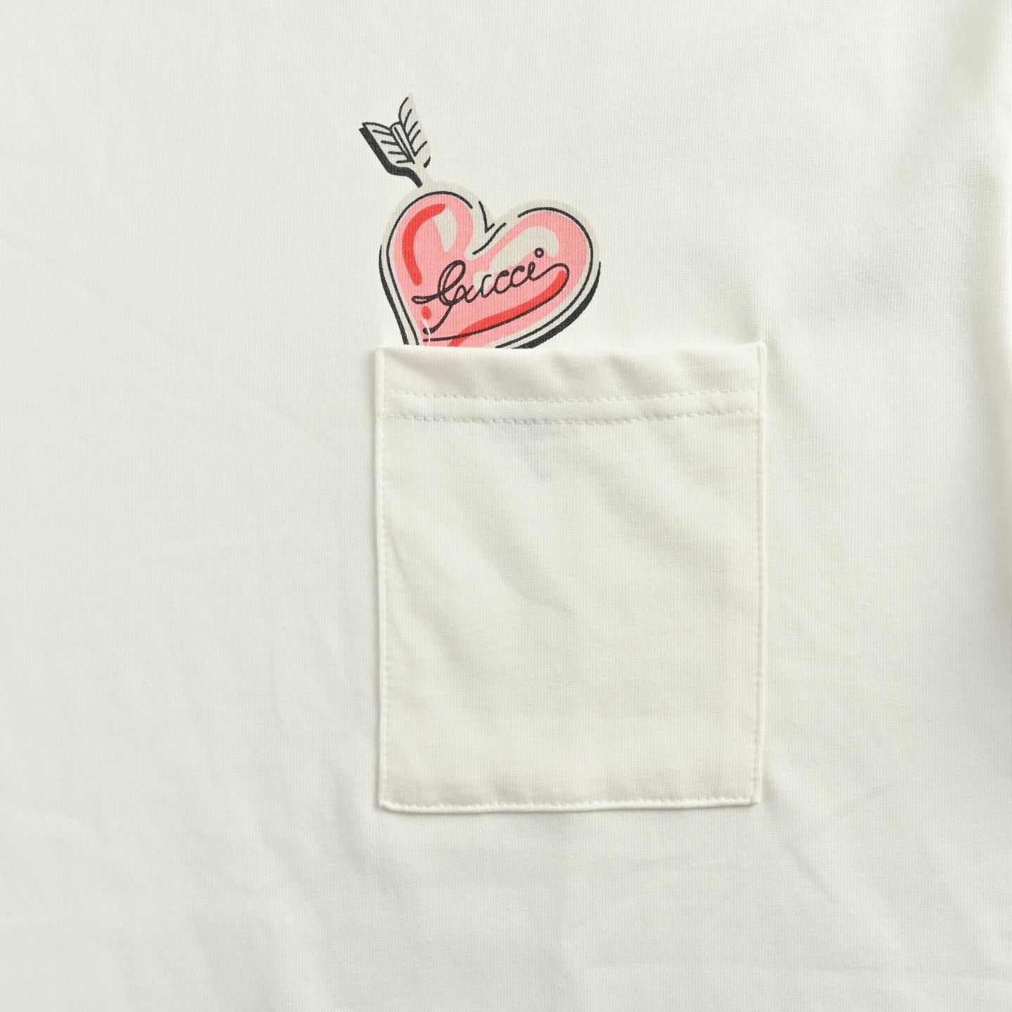 Gucci 25ss pocket heart print short sleeve