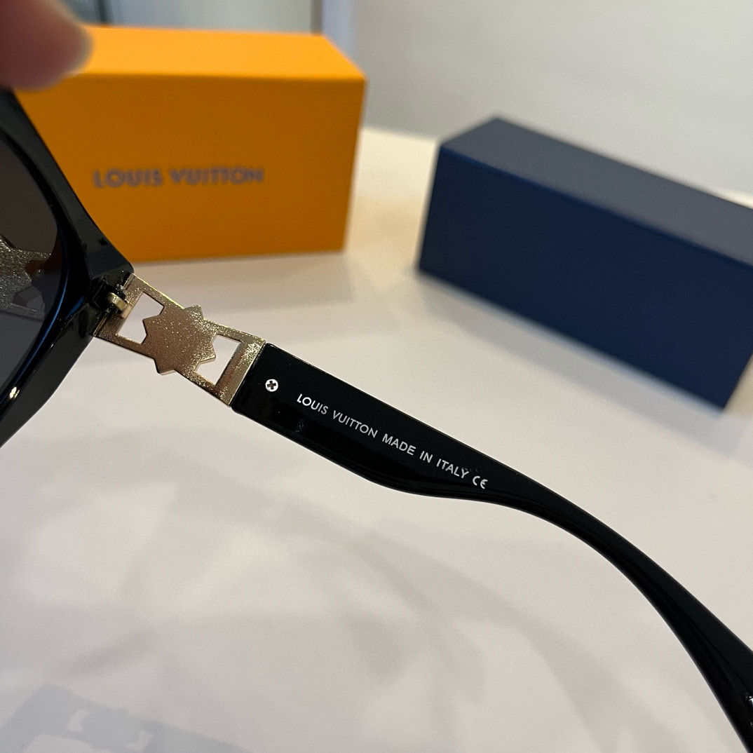 Louis Vuitton square-frame sunglasses