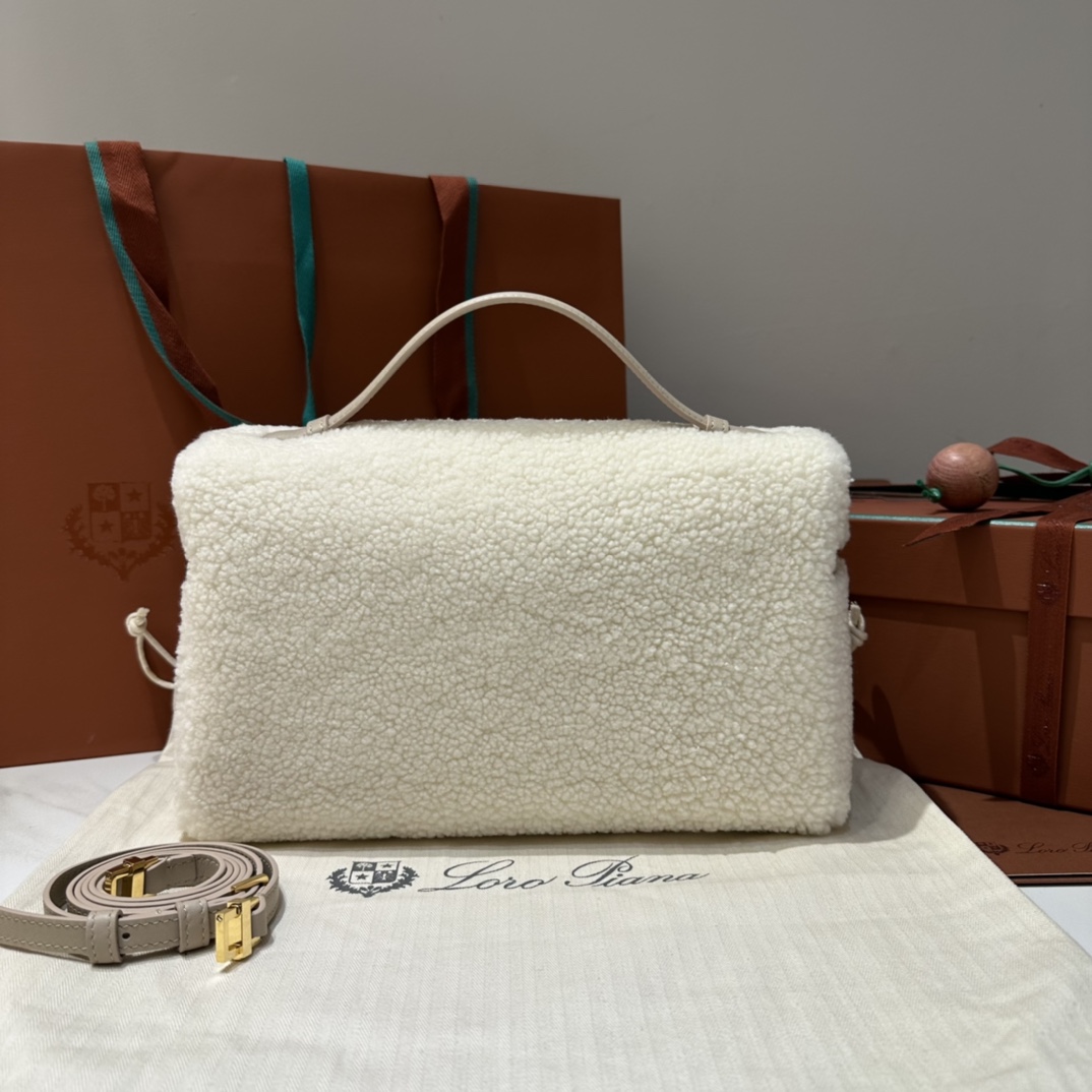 Loro Piana Extra pocket L27 series handbag