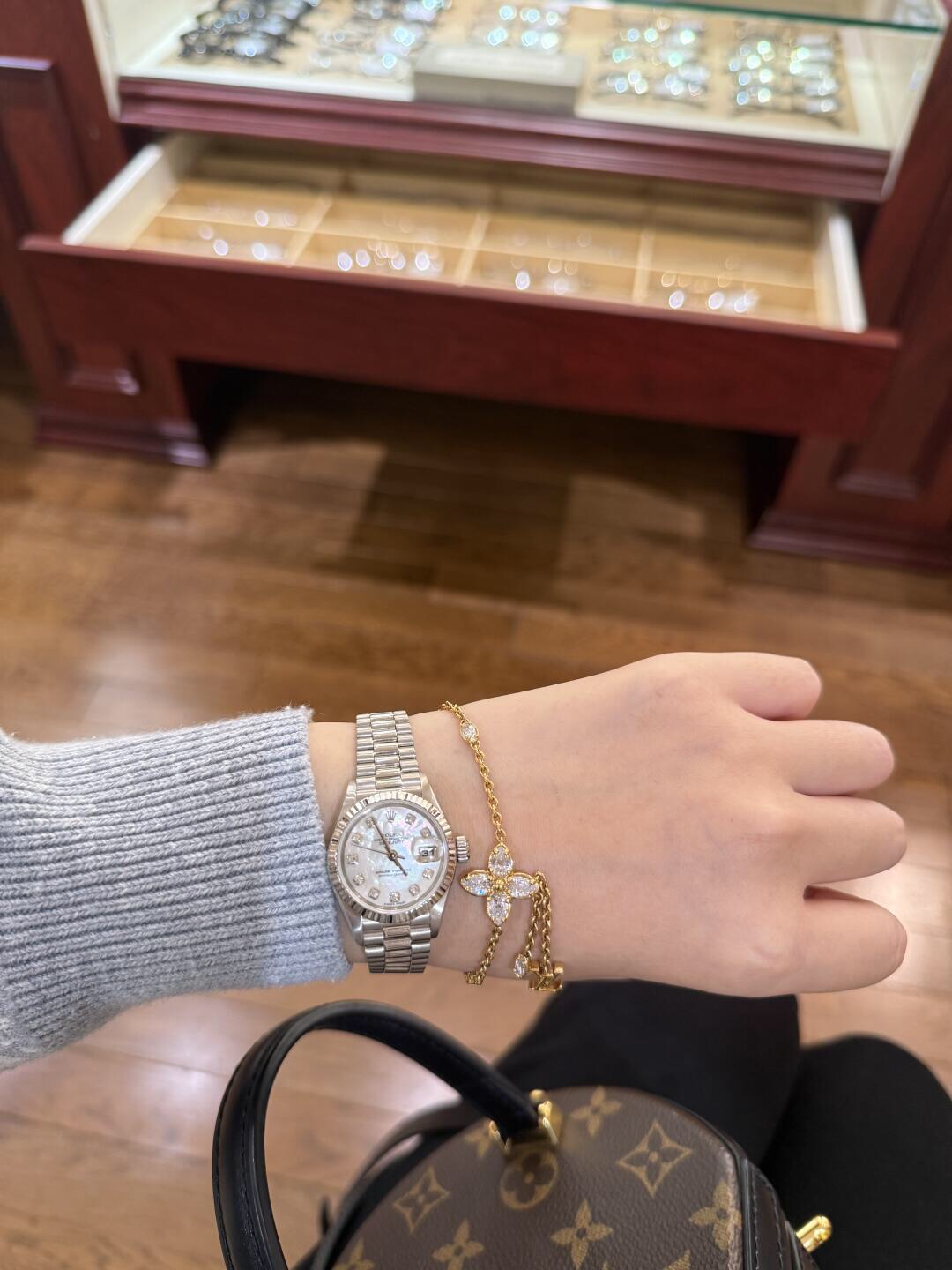 Louis Vuitton four-leaf clover diamond bracelet