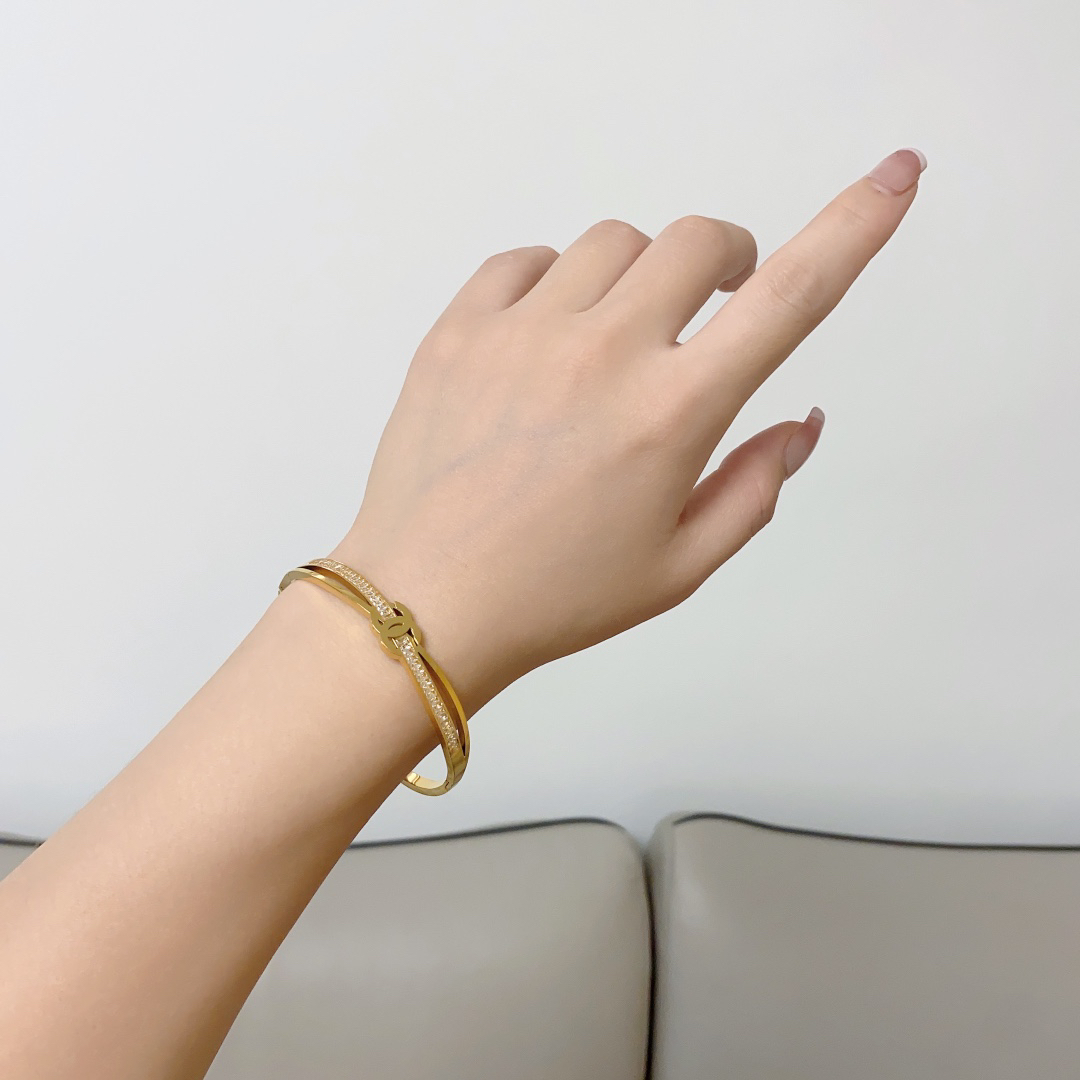 Chanel micro diamond bracelet