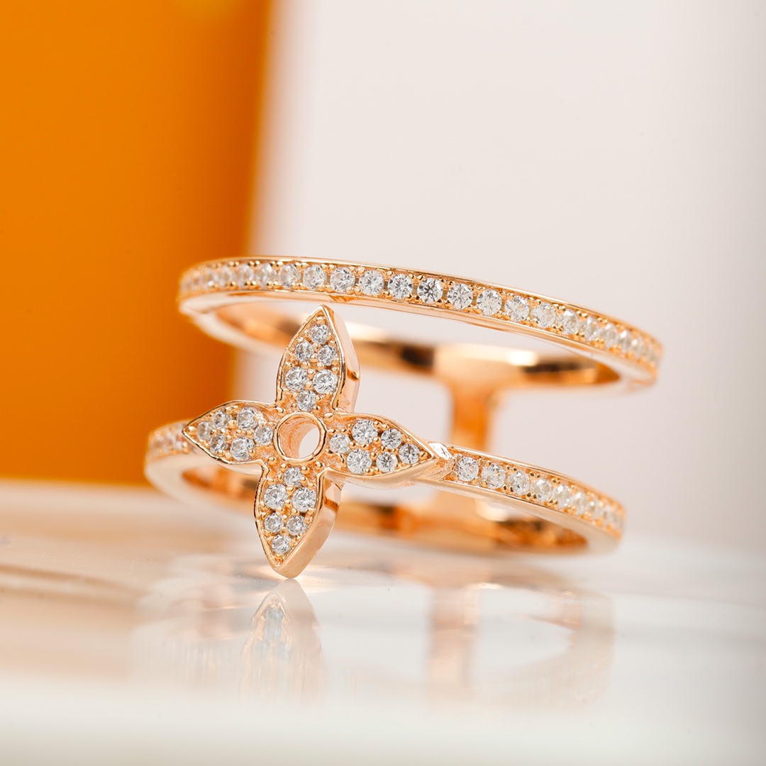 Louis Vuitton double diamond ring
