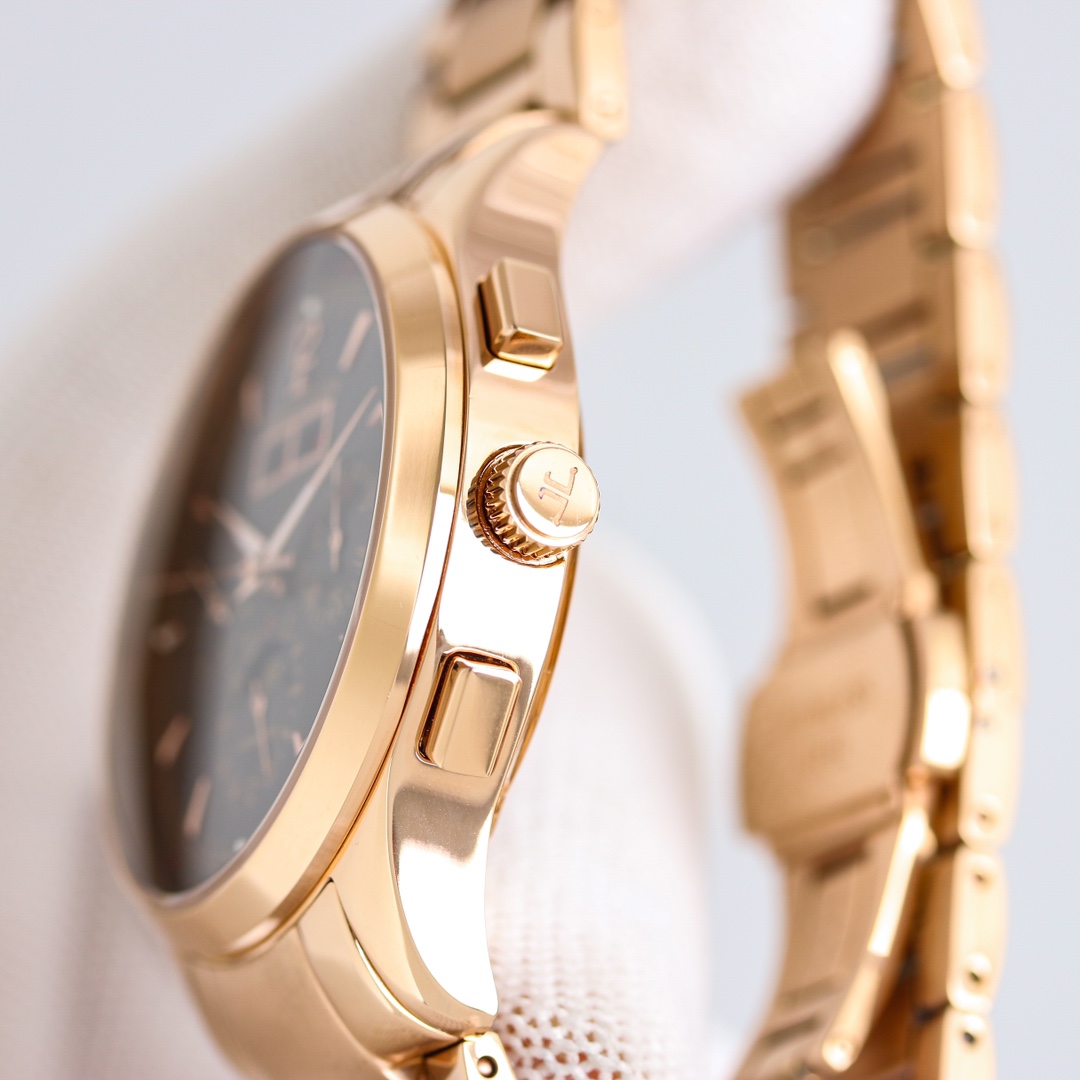 Jaeger-LeCoultre Master Series 4138420 Watch