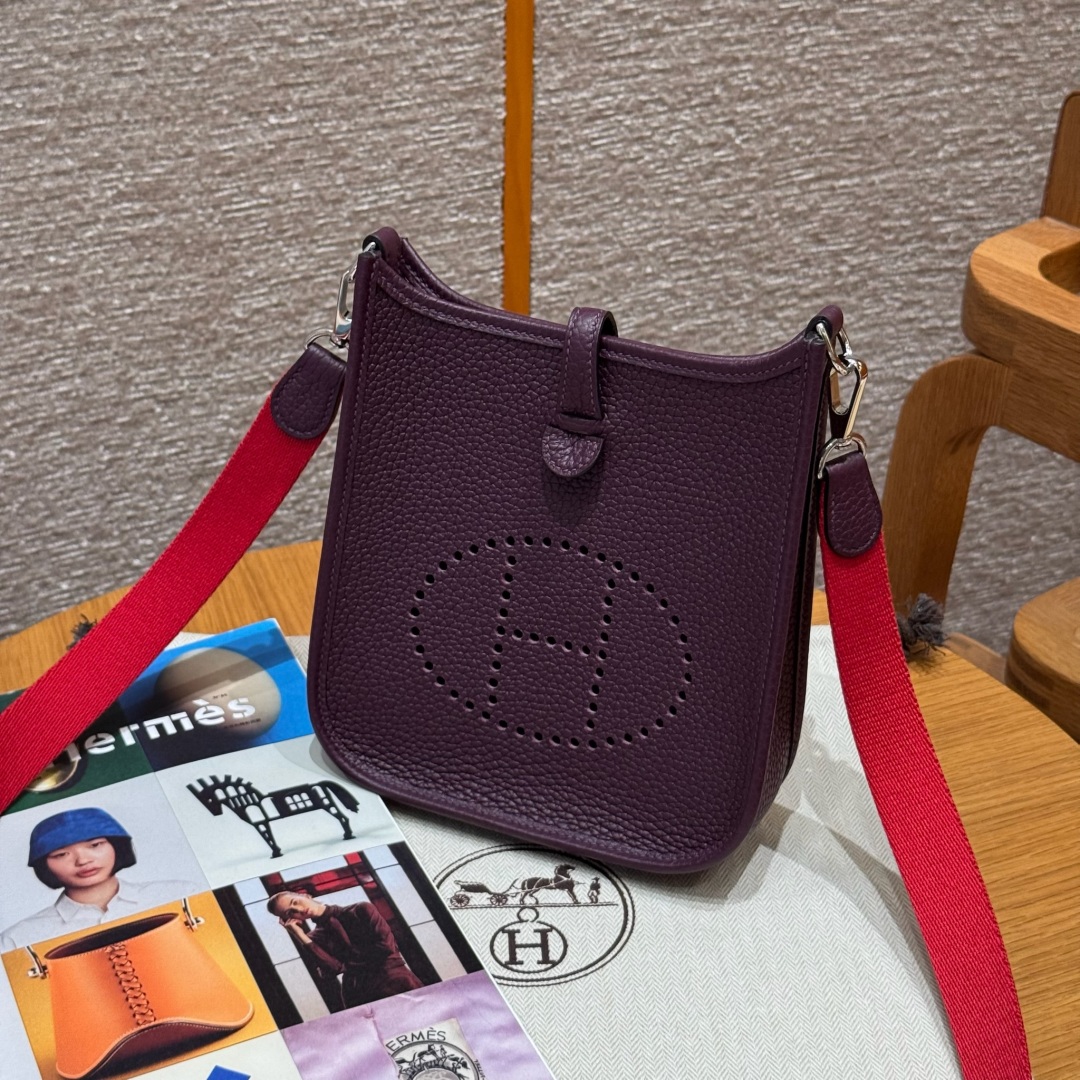 Hermès Evelyne N5Cassis Handbag (Handmade to Order)