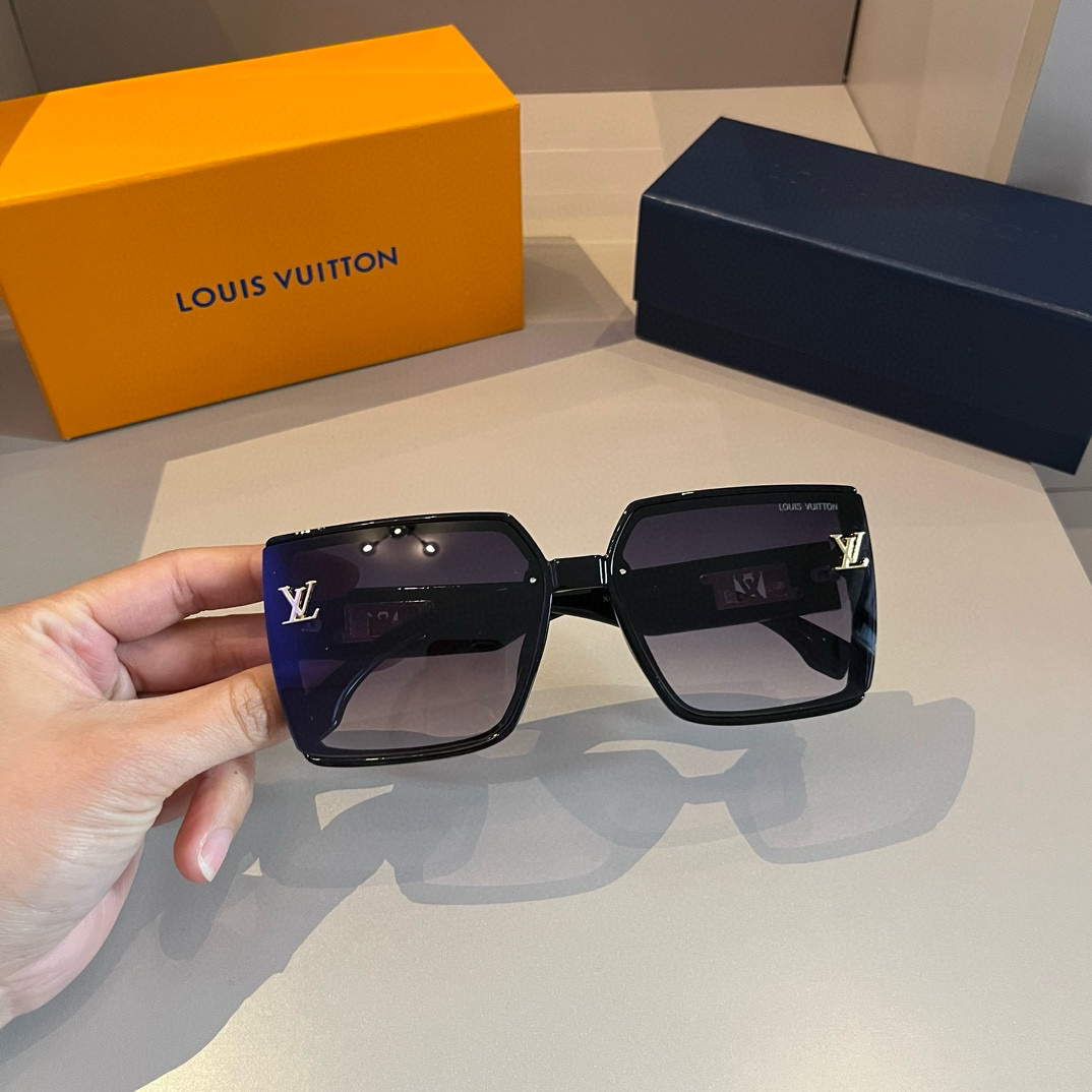 Louis Vuitton square-frame sunglasses