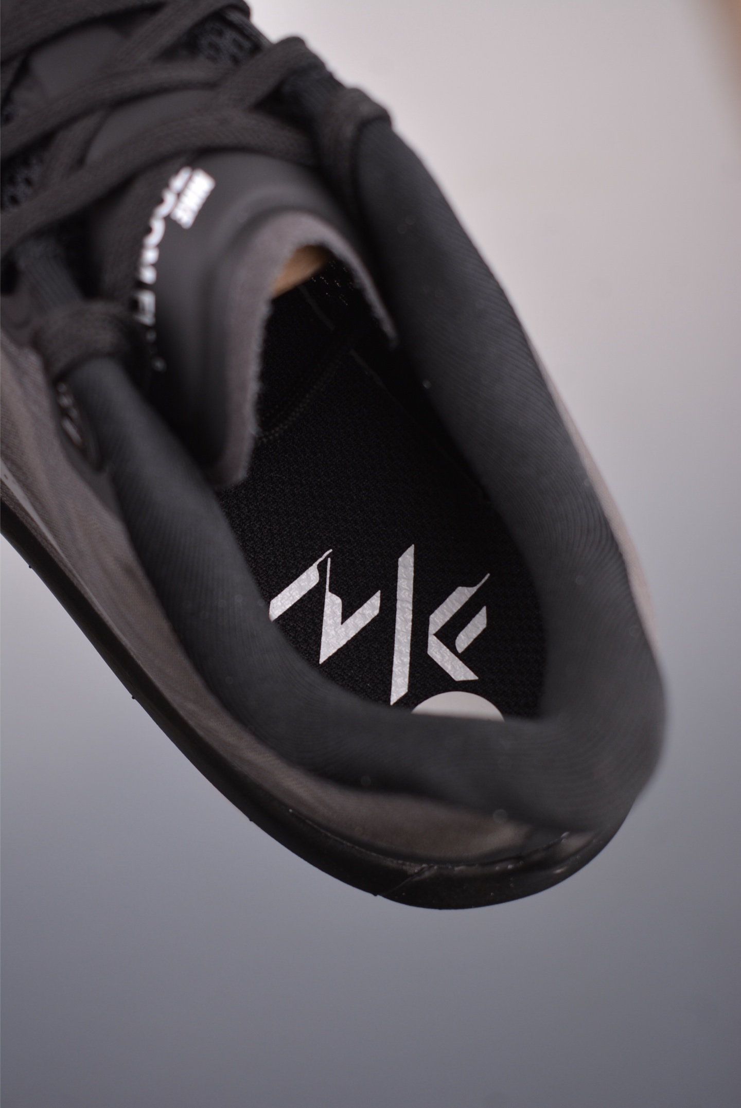 Nike Zoom Fly 6 Black and White FN8455-001