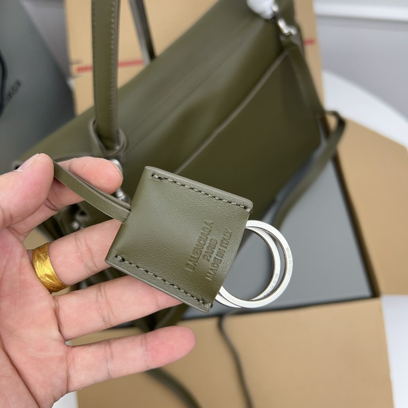 Balenciaga rodeo medium bag