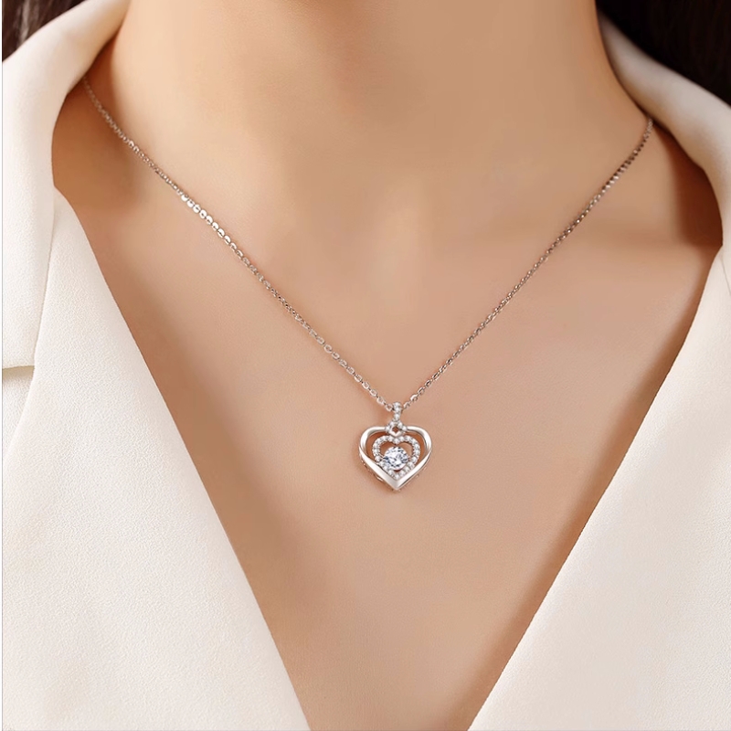 HOT SALE🔥Zirconia Heart Necklace - A necklace that beats with the frequency of the heart